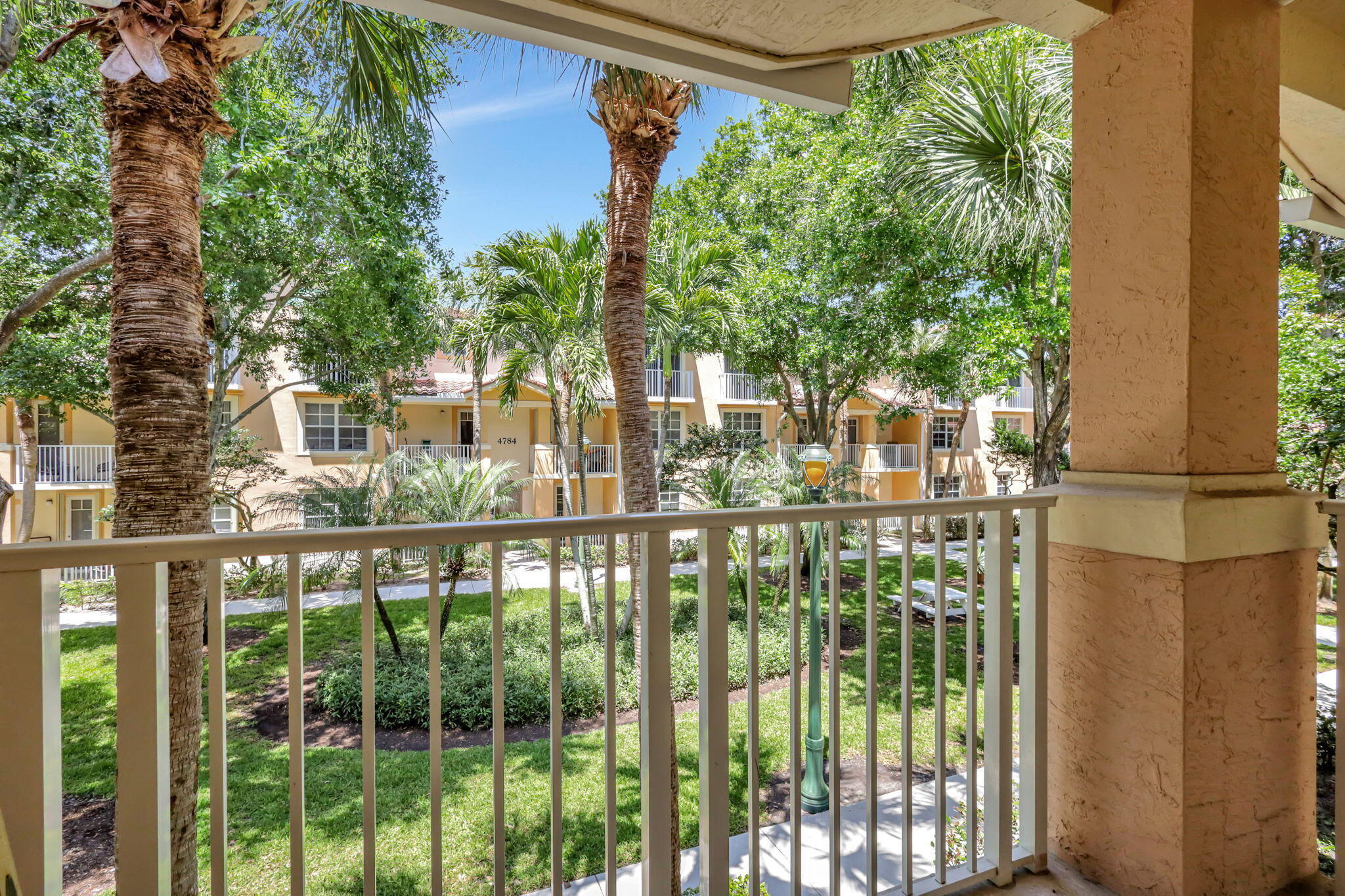 VILLAGE AT ABACOA CONDO - Residential Lease