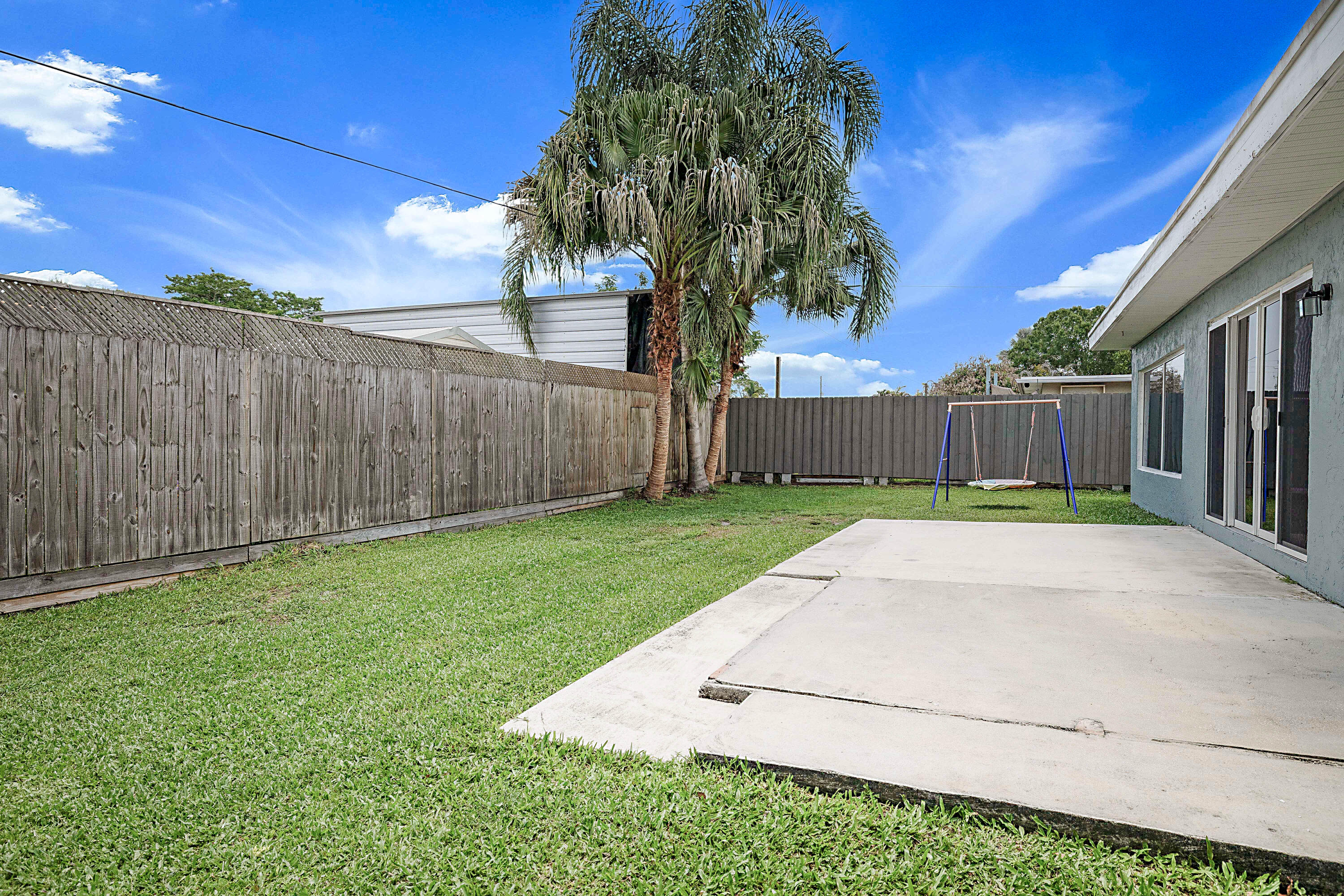 CORAL GARDENS - Residential