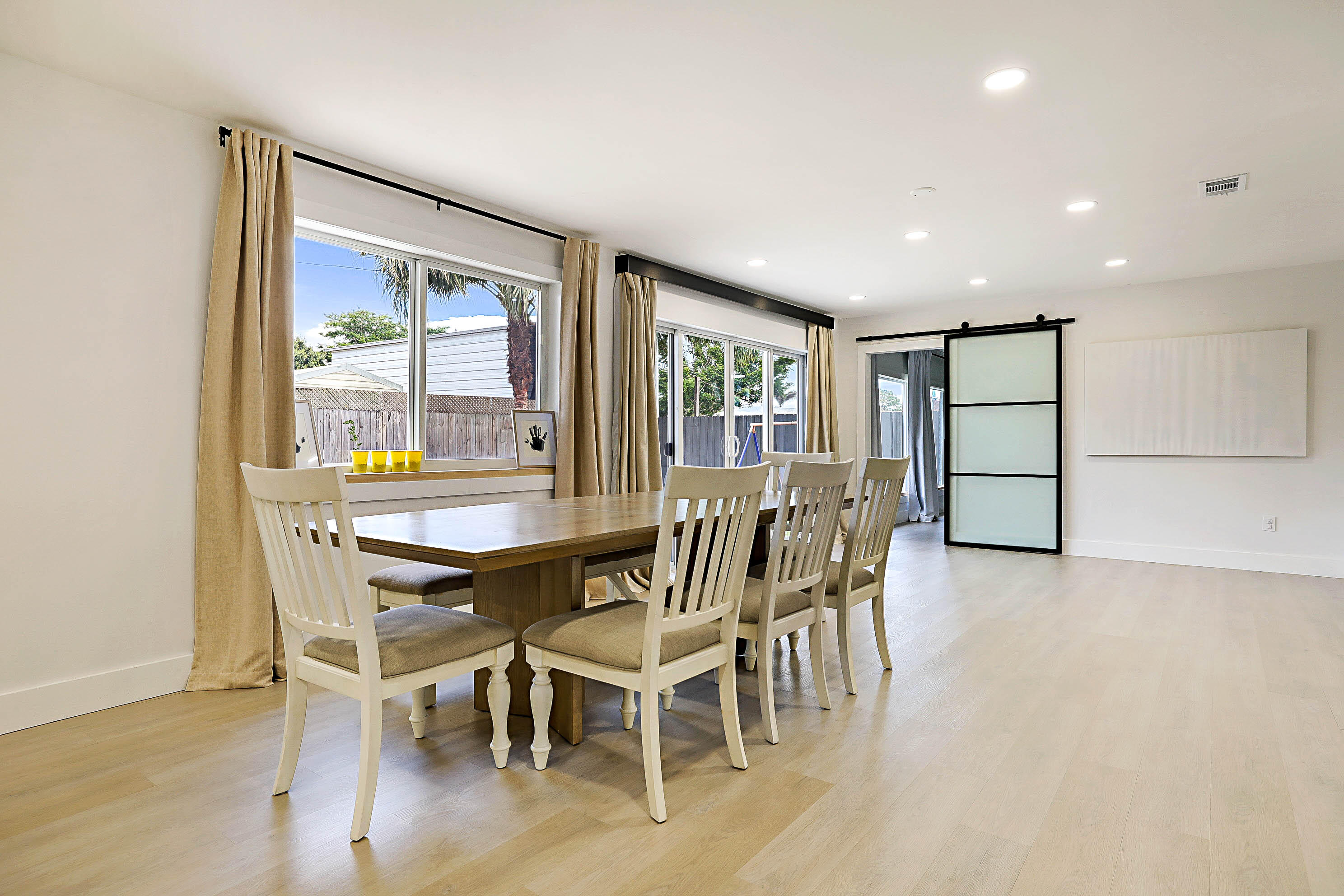 CORAL GARDENS - Residential