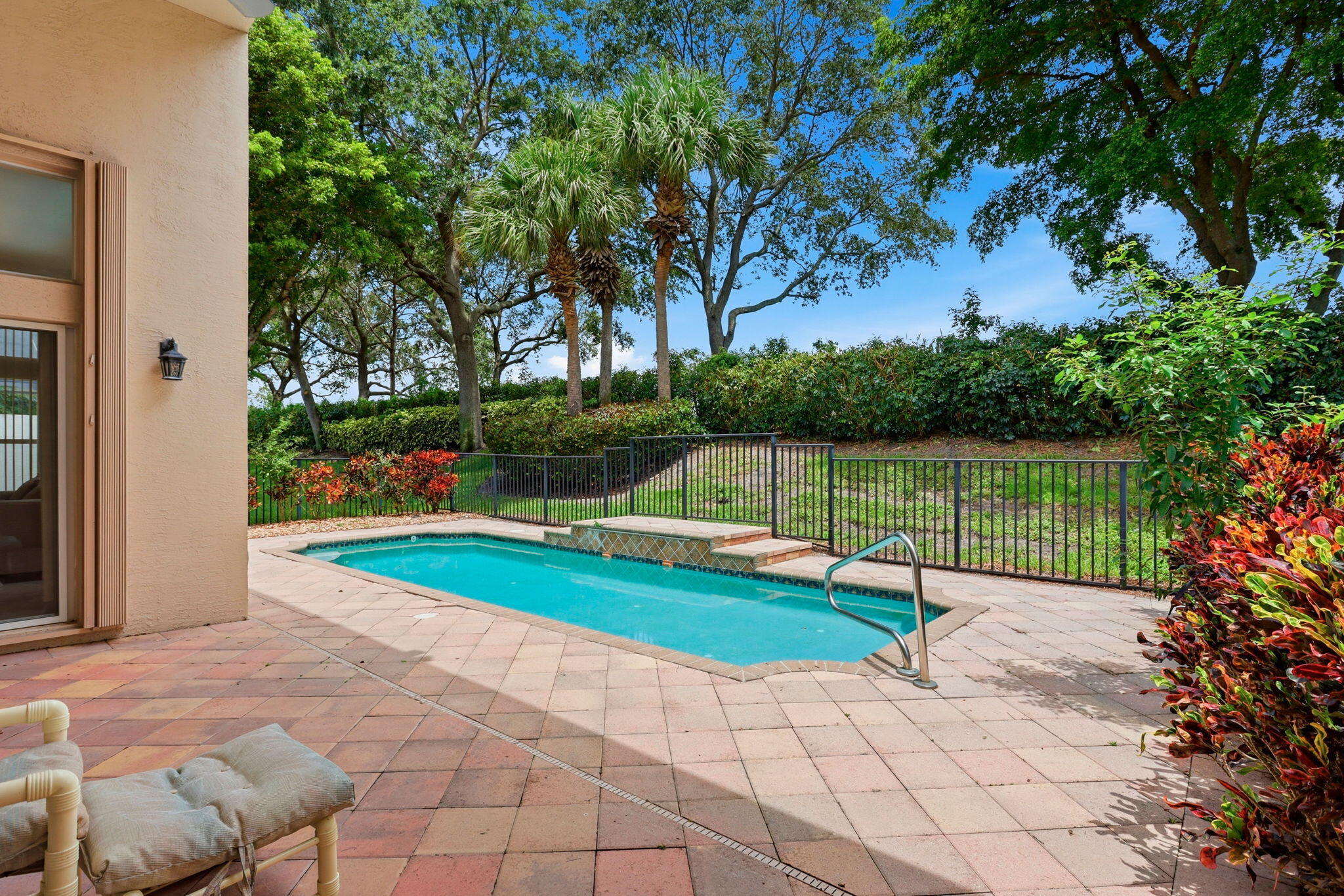 VALENCIA PALMS 4 - Residential