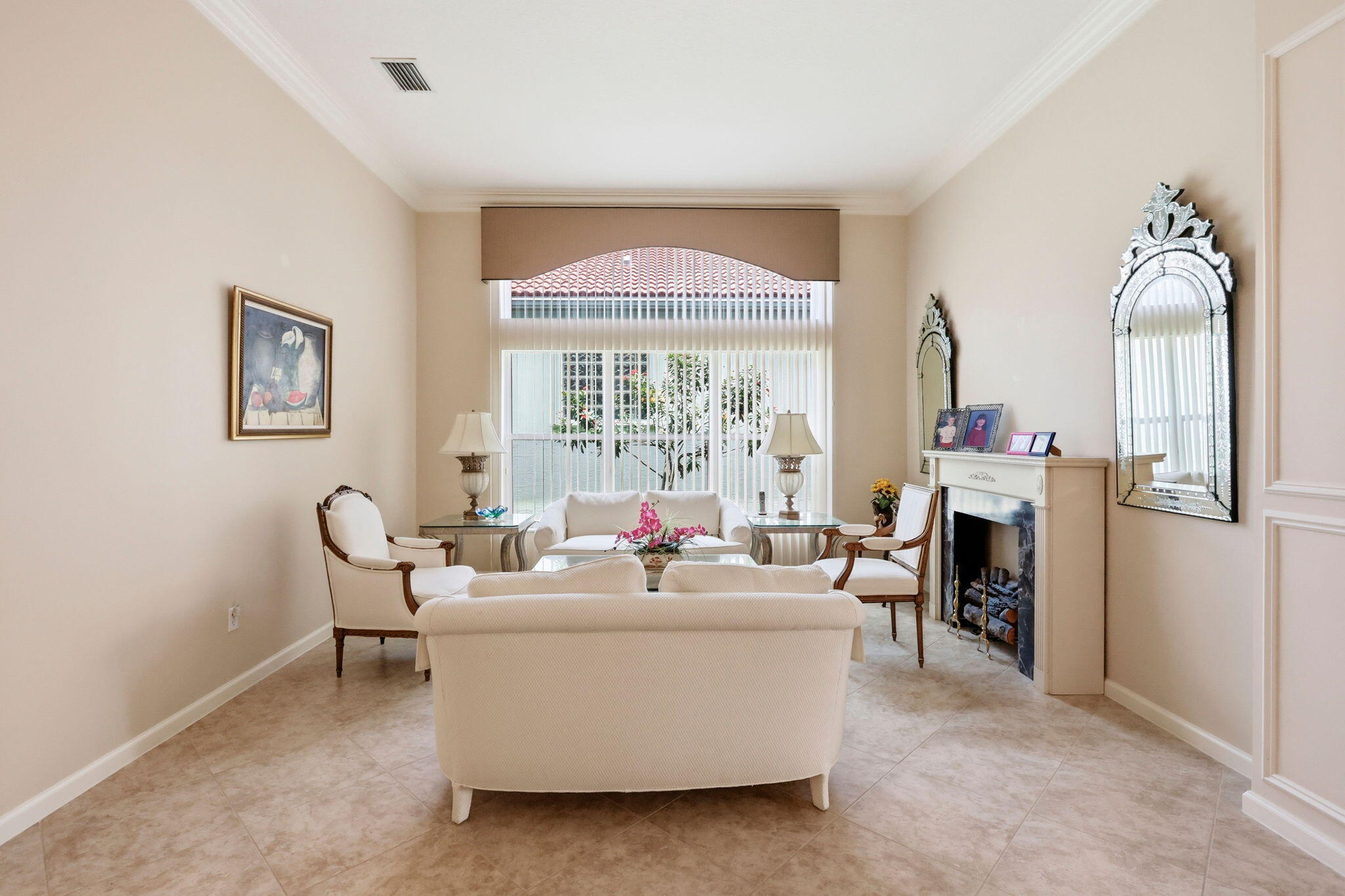 VALENCIA PALMS 4 - Residential