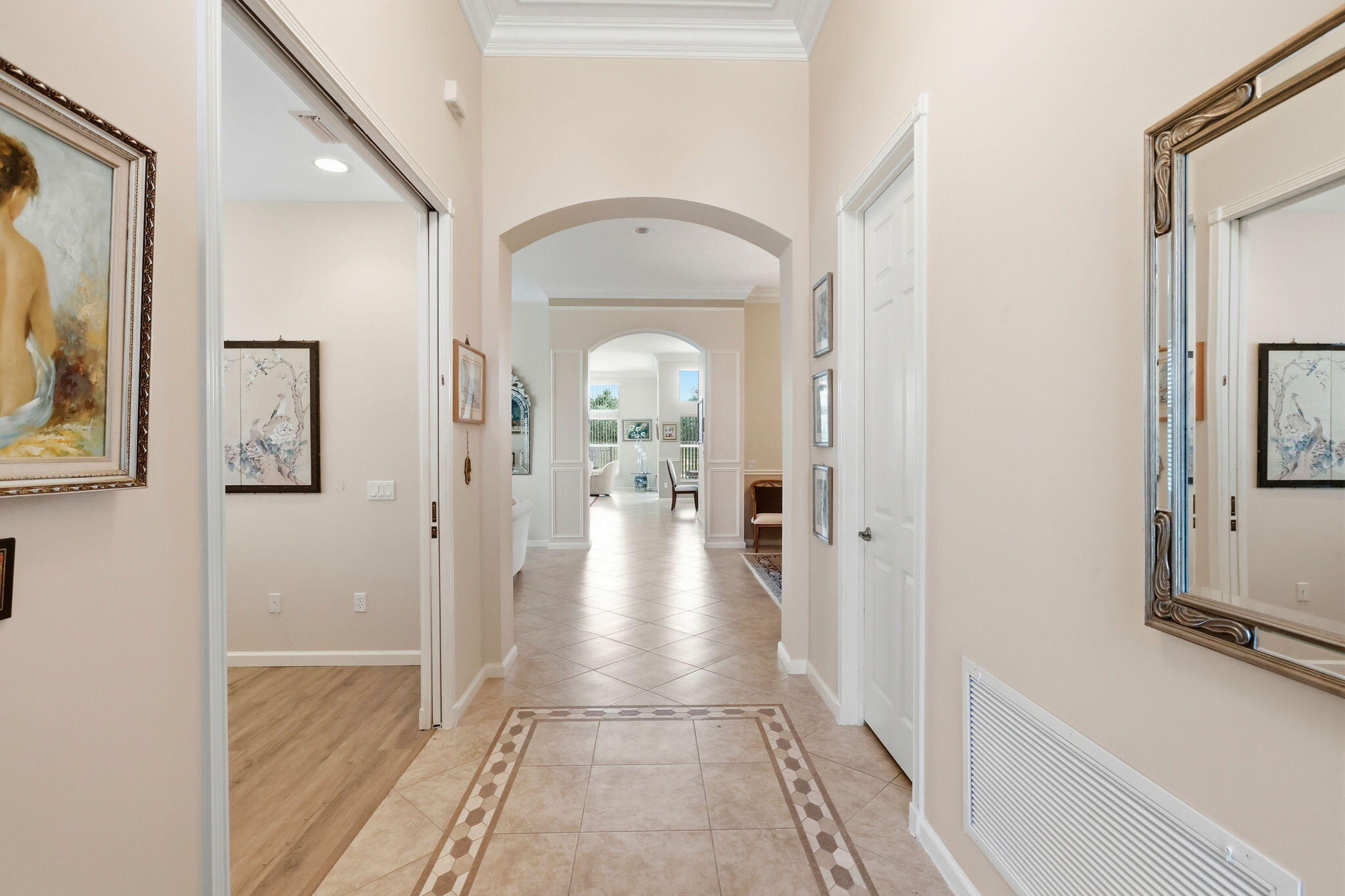 VALENCIA PALMS 4 - Residential