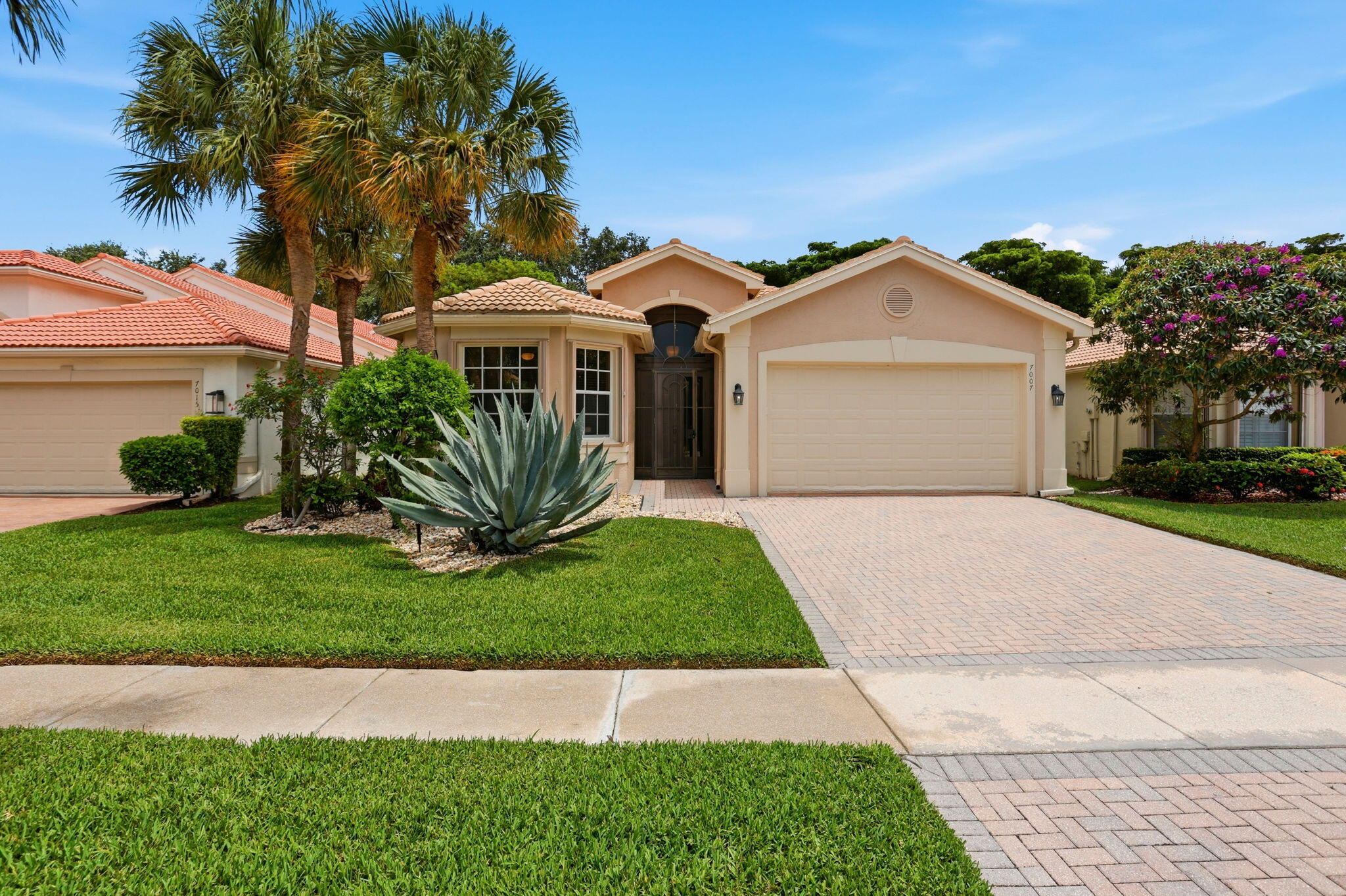 VALENCIA PALMS 4 - Residential