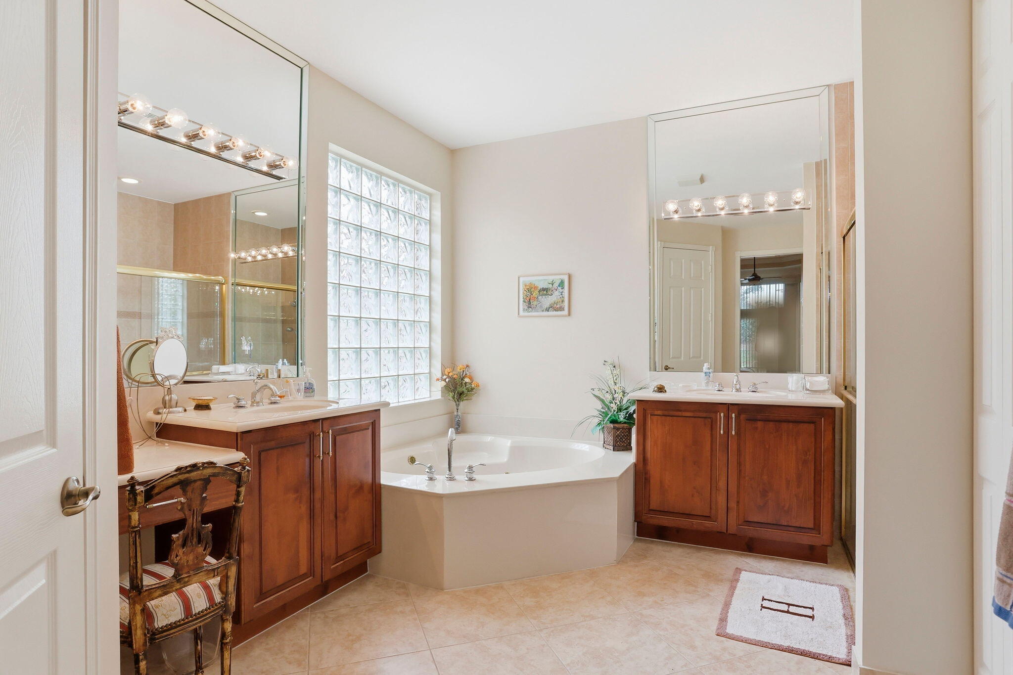 VALENCIA PALMS 4 - Residential