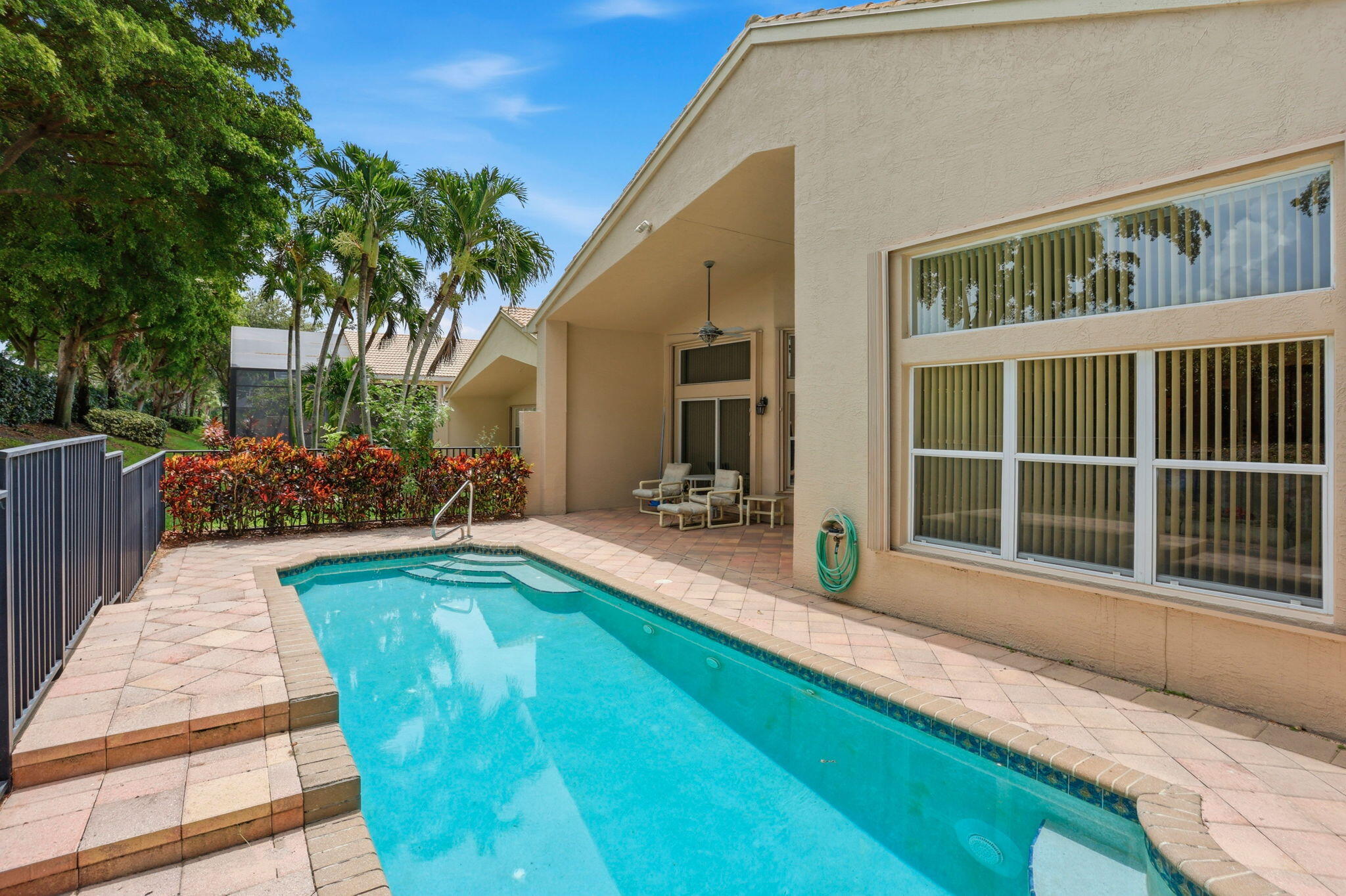 VALENCIA PALMS 4 - Residential