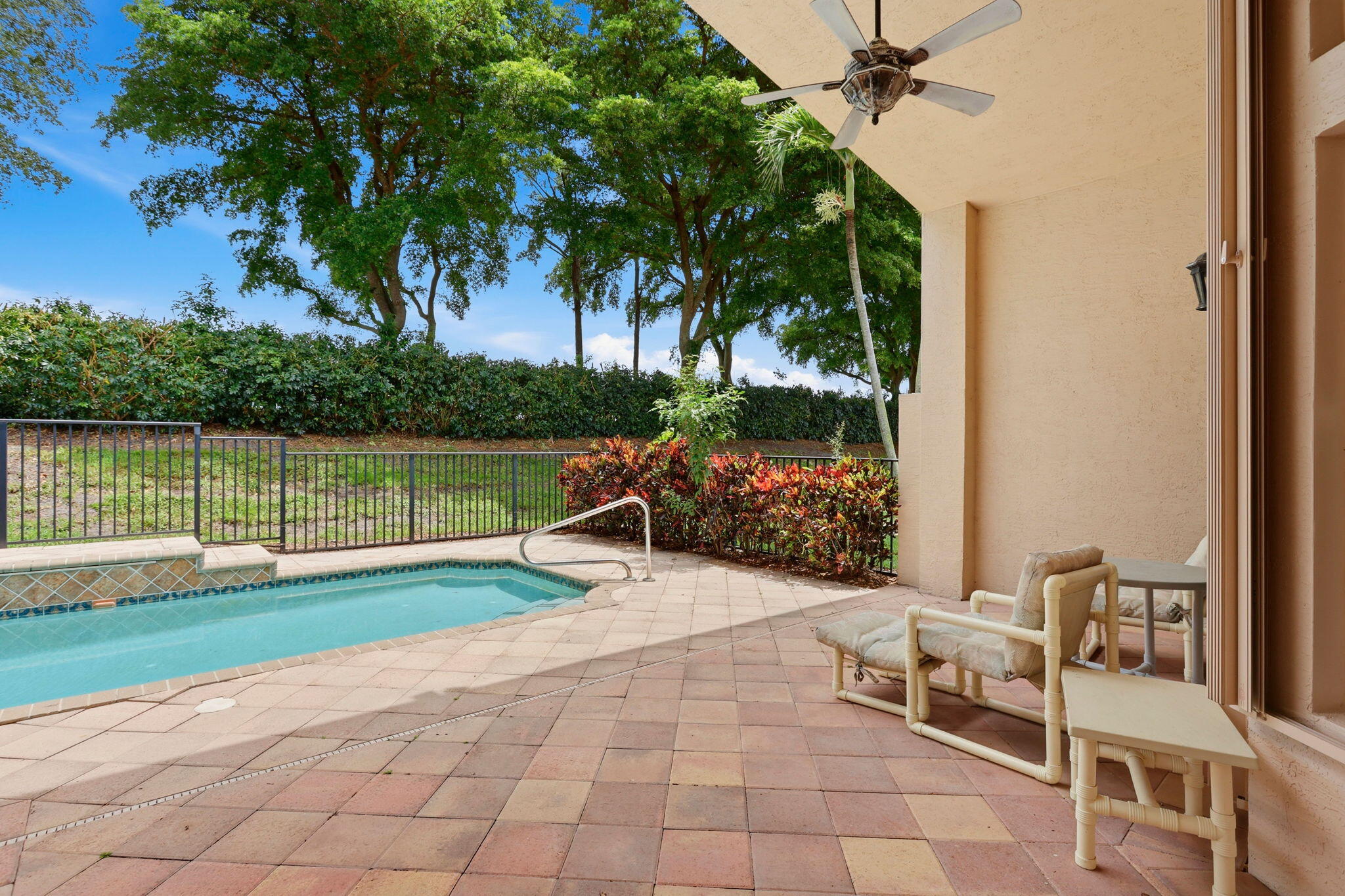 VALENCIA PALMS 4 - Residential