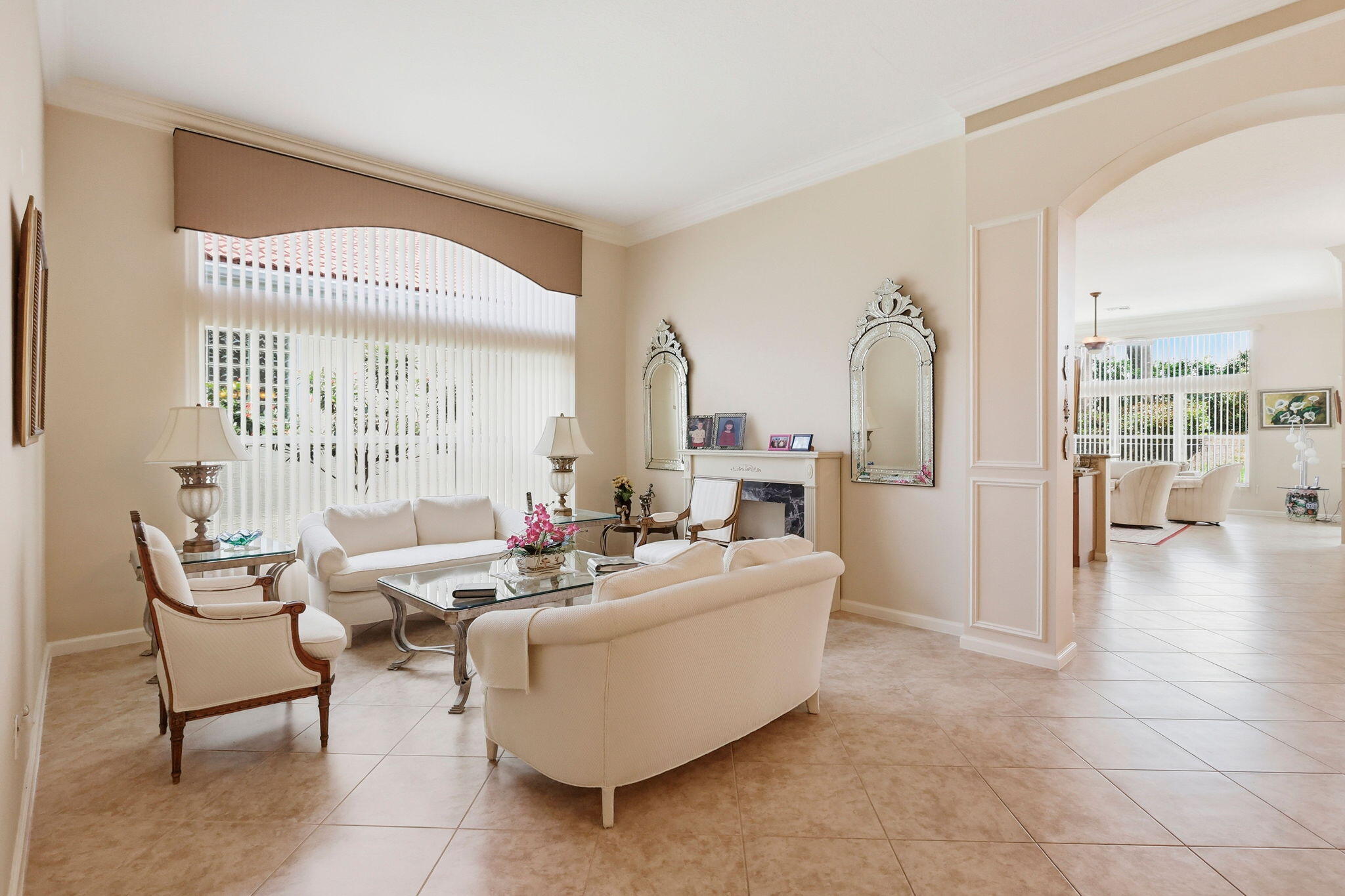 VALENCIA PALMS 4 - Residential