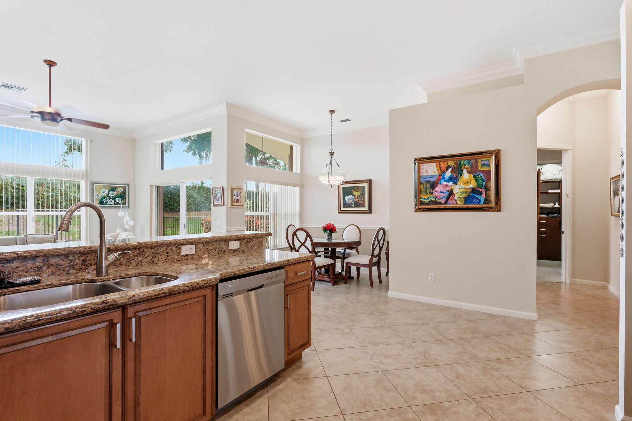 VALENCIA PALMS 4 - Residential