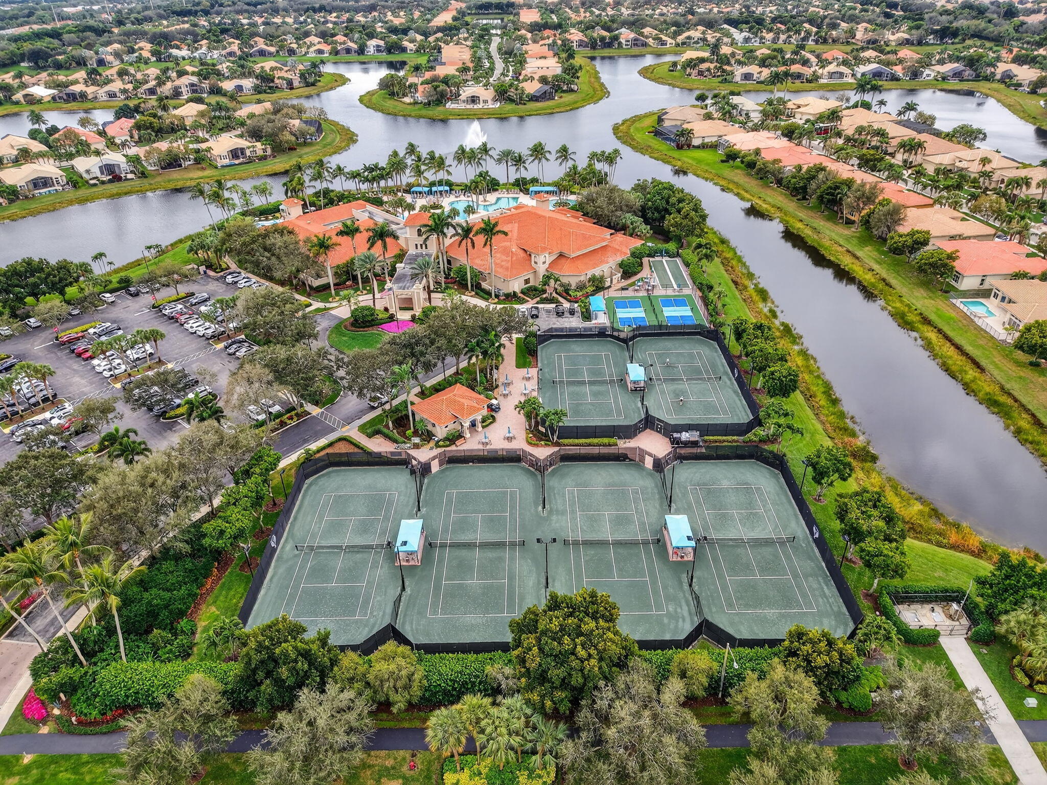 VALENCIA PALMS 4 - Residential