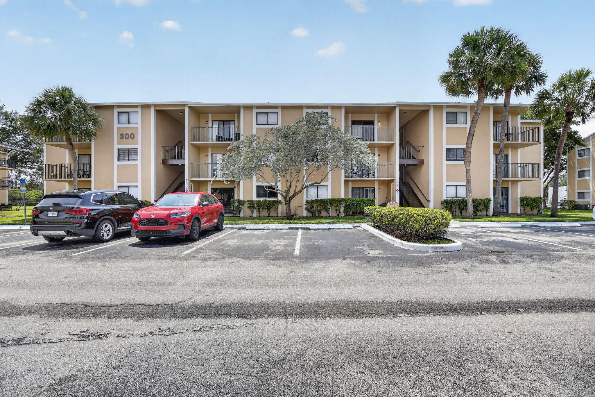 PALMS OF PEMBROKE CONDO - Residential