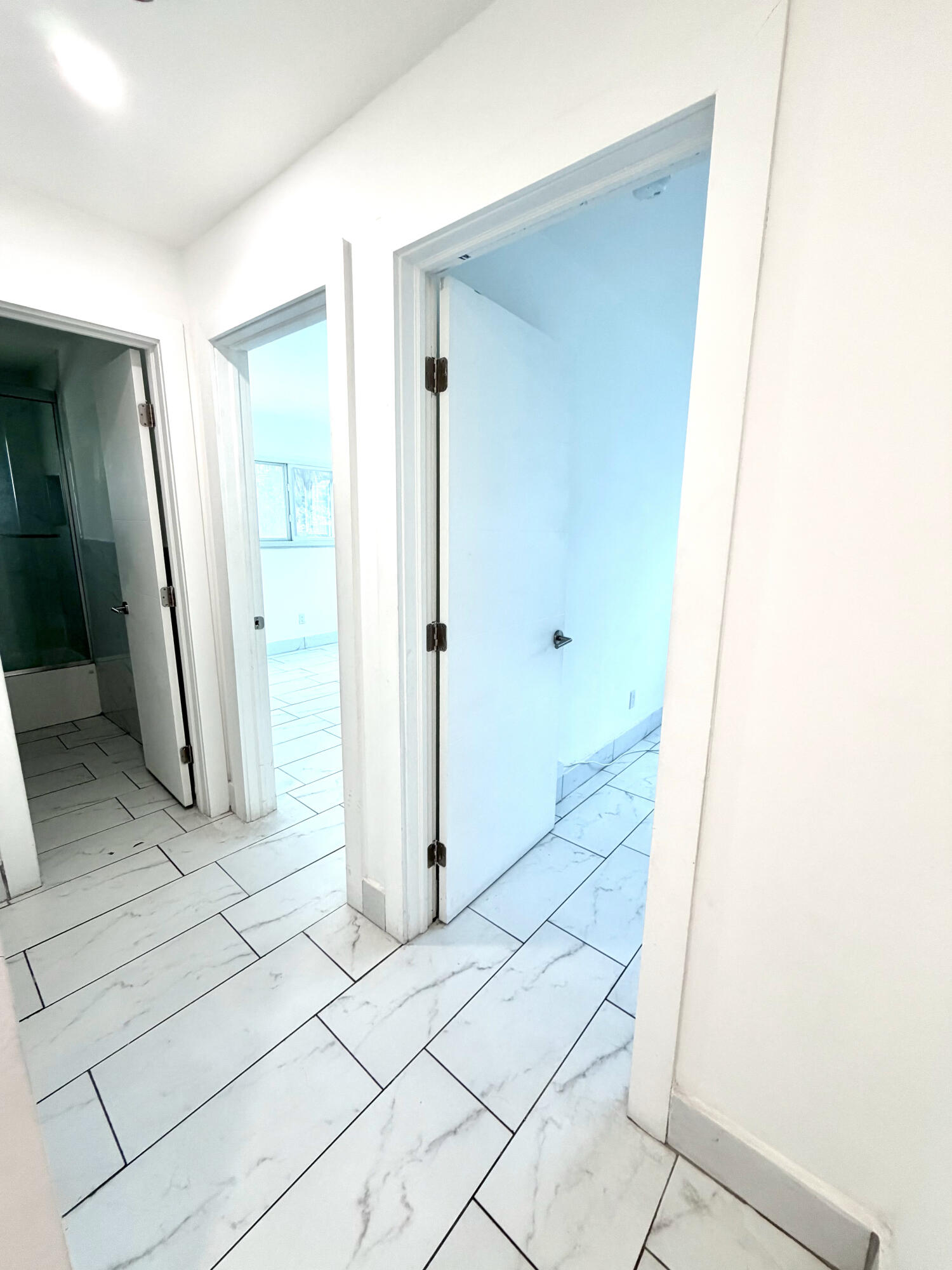 LAKE FOREST SEC 4 - Residential Lease