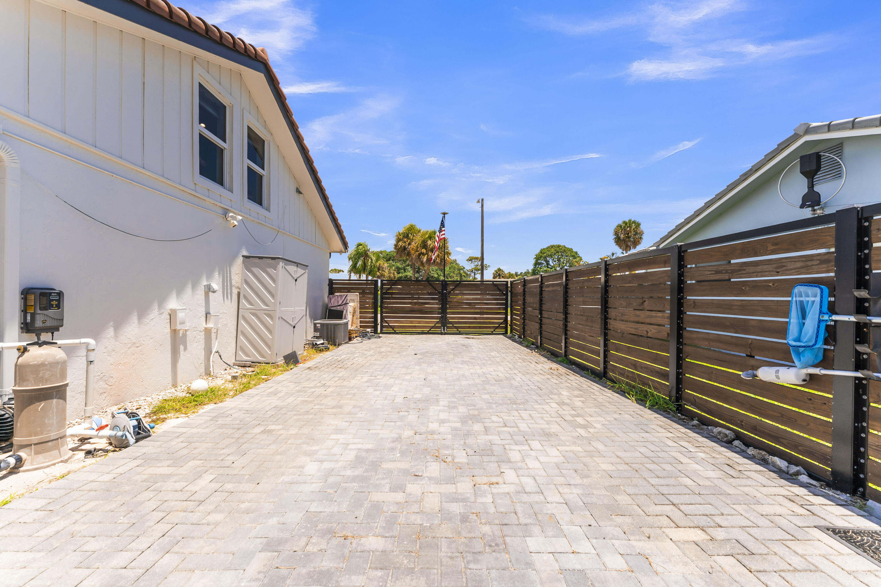 BOCA RATON SQUARE 16 - Residential