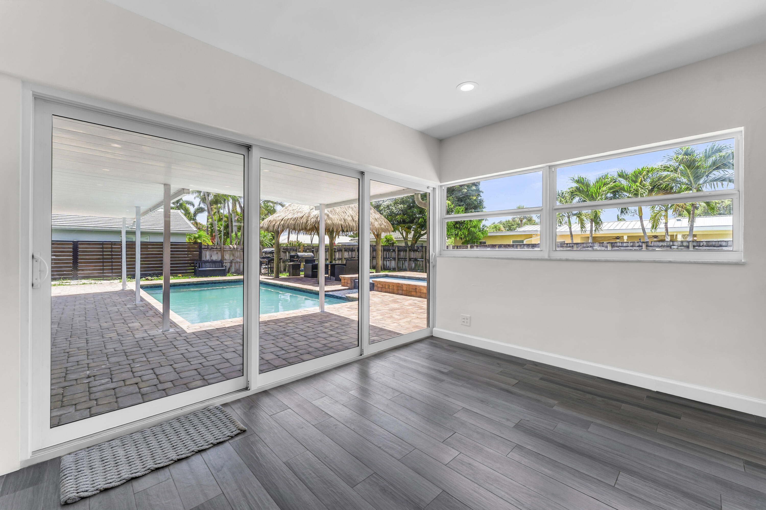 BOCA RATON SQUARE 16 - Residential