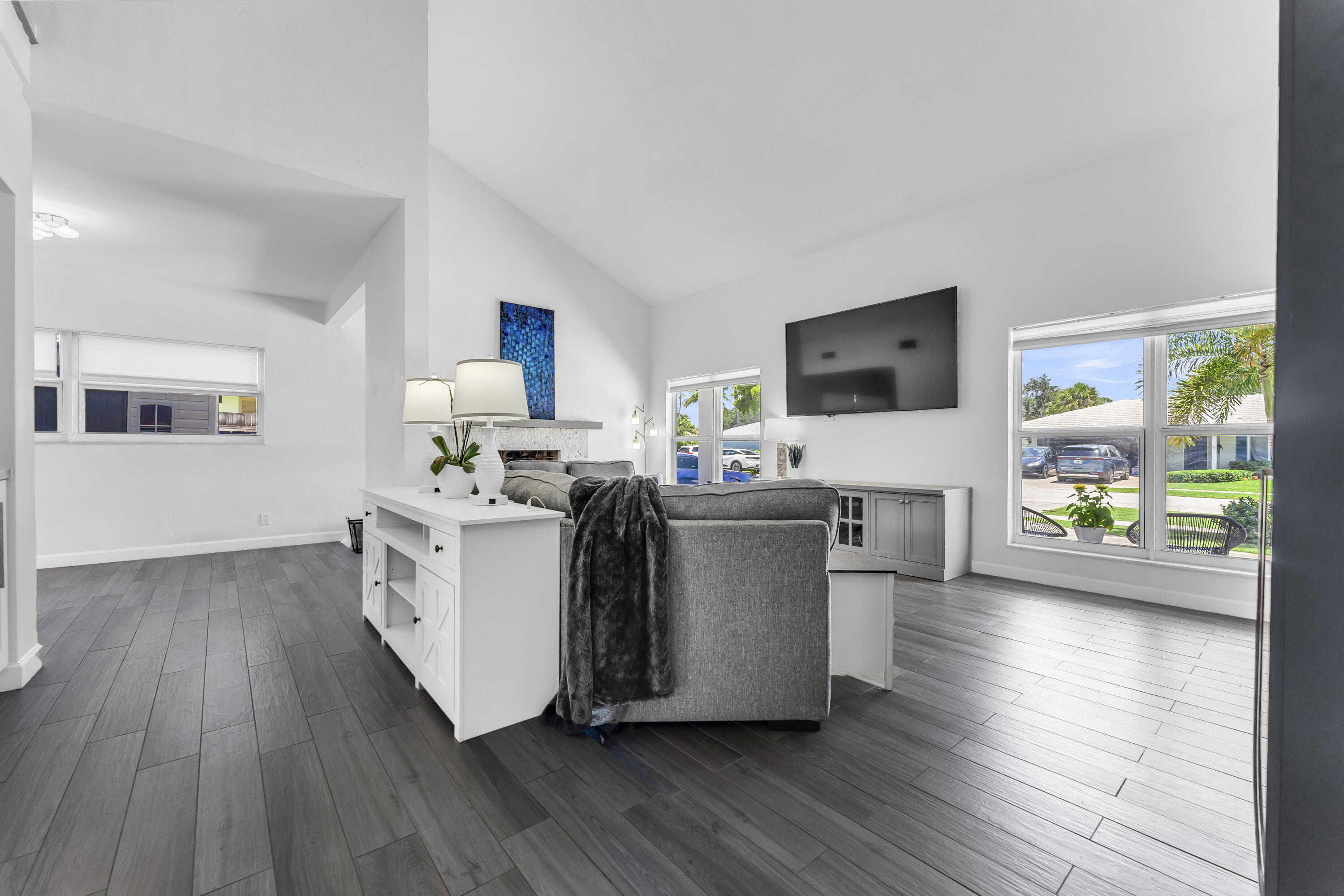 BOCA RATON SQUARE 16 - Residential