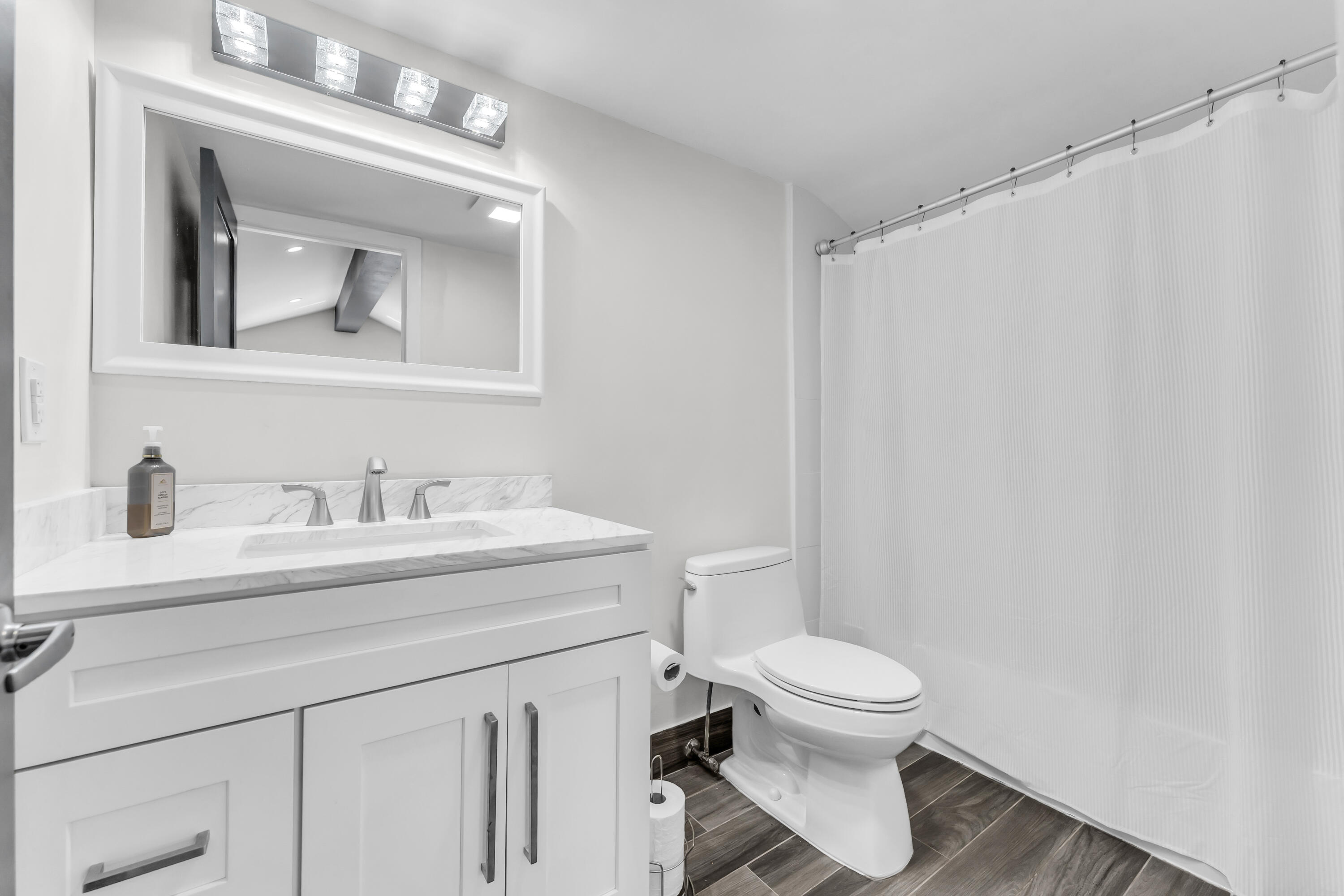 BOCA RATON SQUARE 16 - Residential