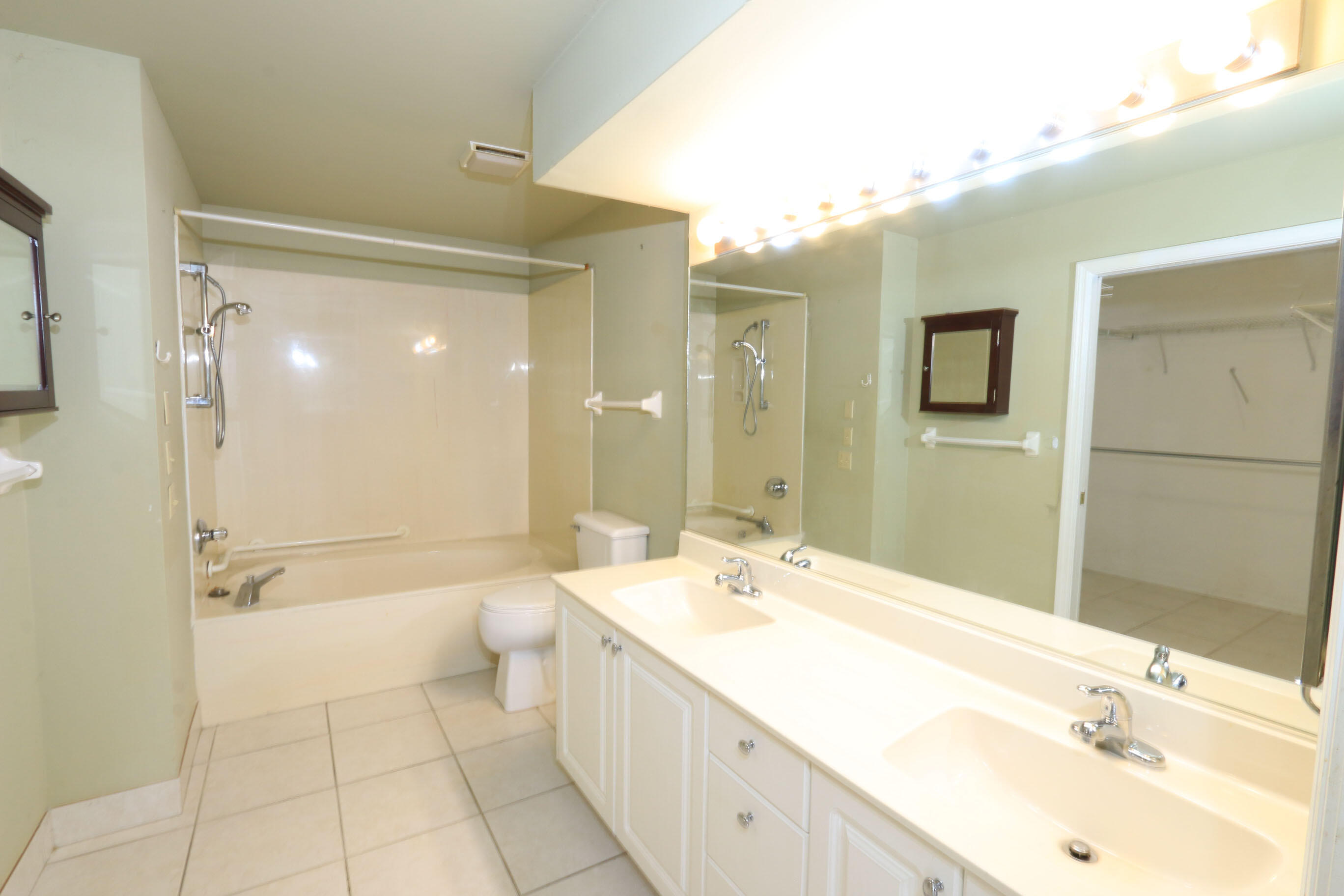GARDEN VILLAS OF GATOR TRACE UNIT I - Residential