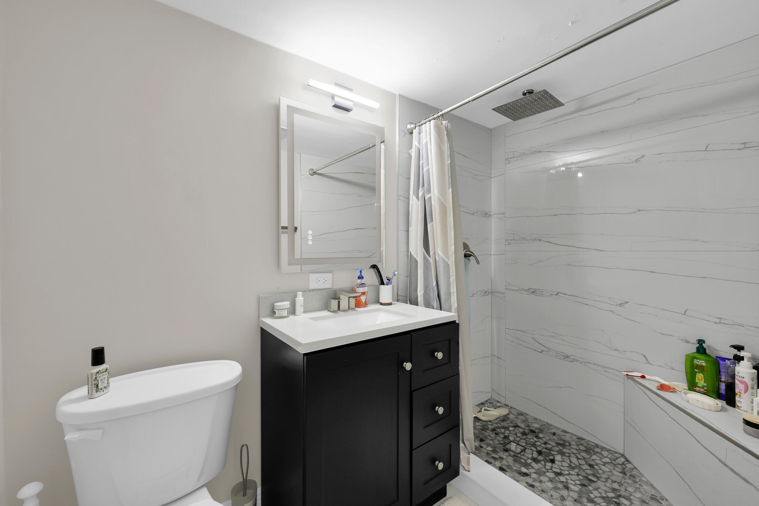 REGIS HOUSE CONDO - Residential
