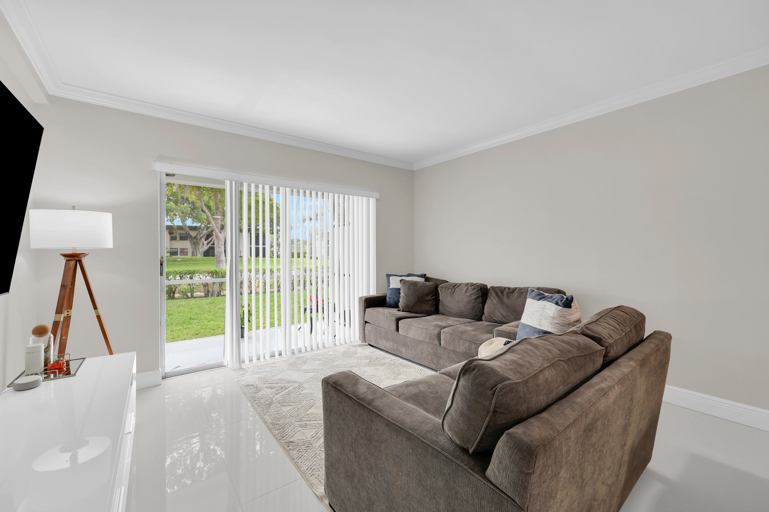 REGIS HOUSE CONDO - Residential