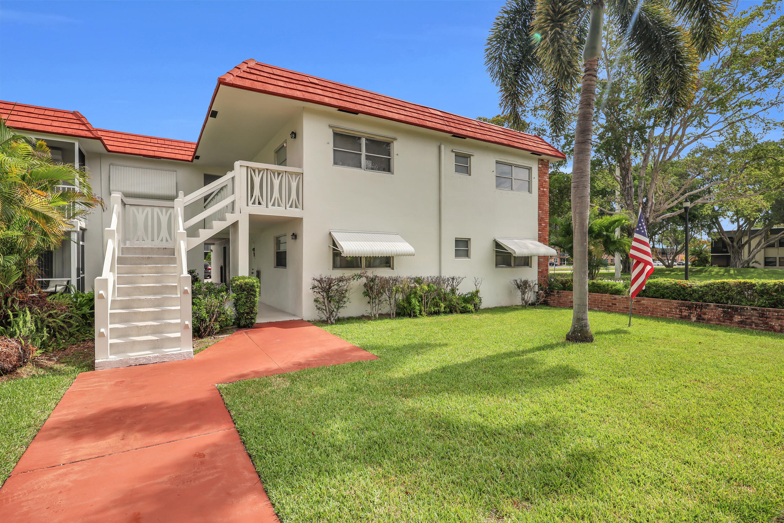 REGIS HOUSE CONDO - Residential