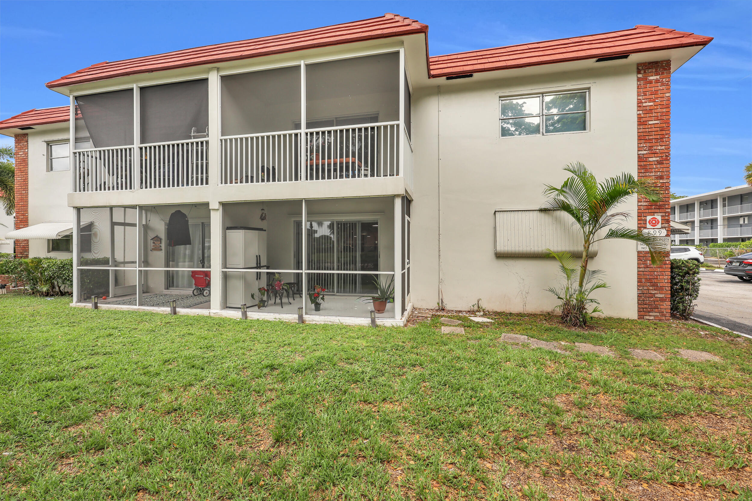 REGIS HOUSE CONDO - Residential