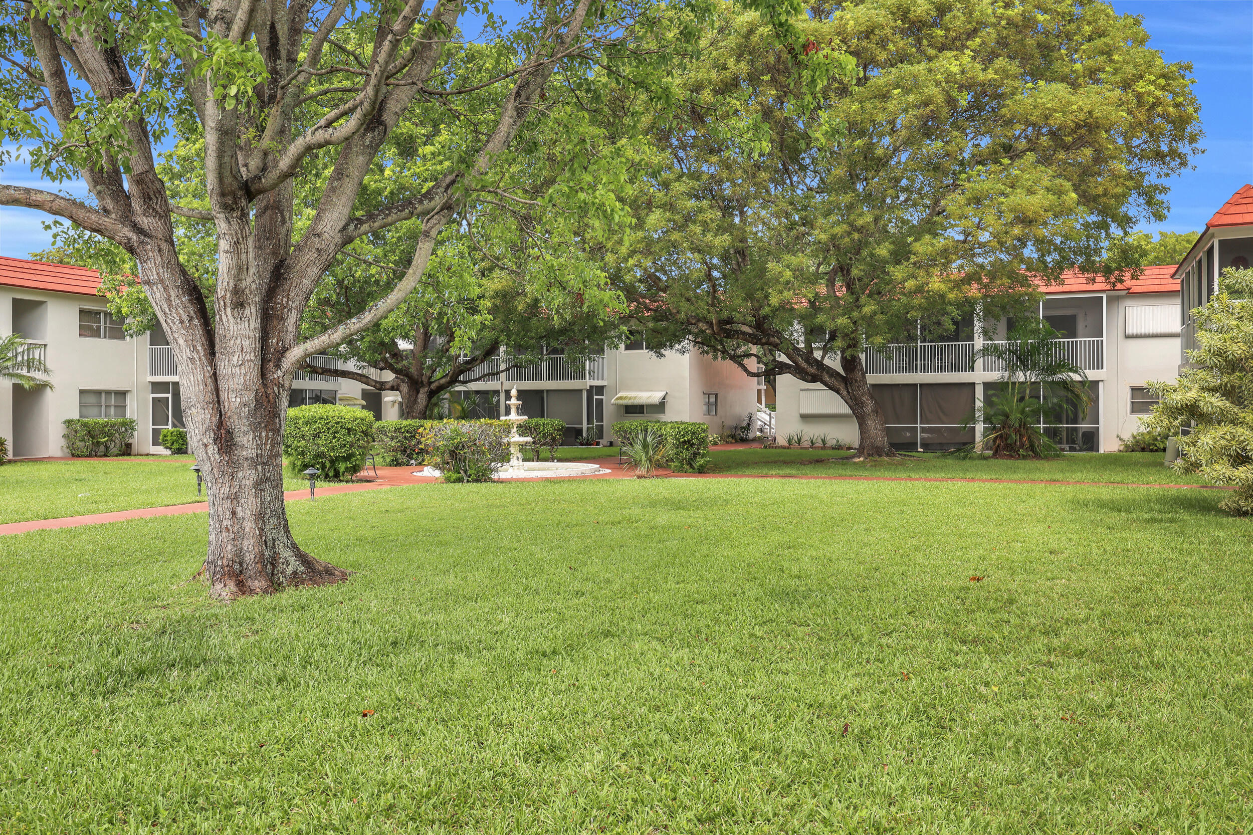 REGIS HOUSE CONDO - Residential