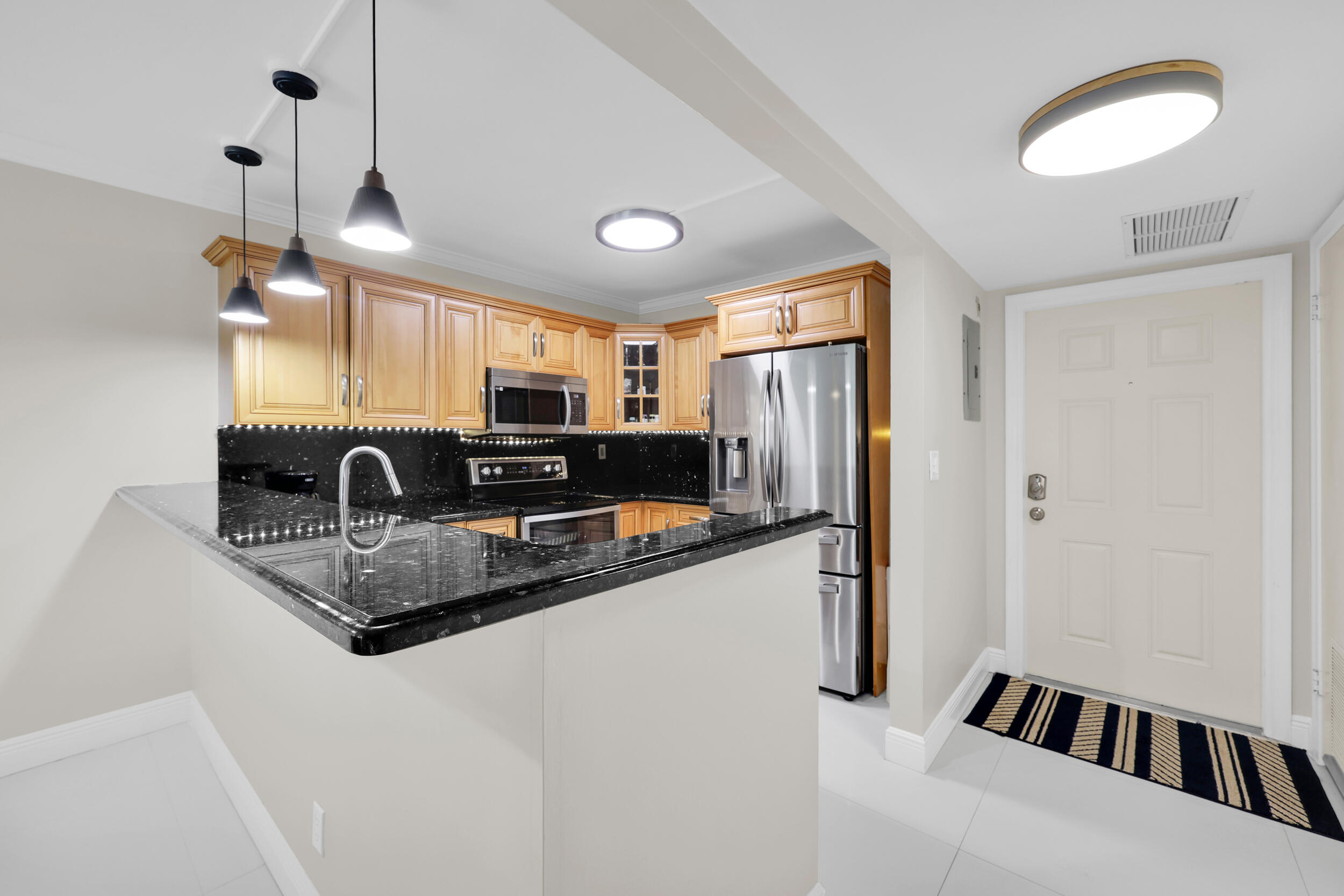 REGIS HOUSE CONDO - Residential