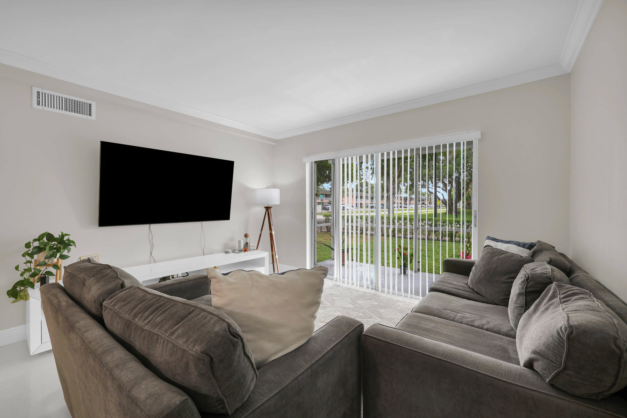 REGIS HOUSE CONDO - Residential