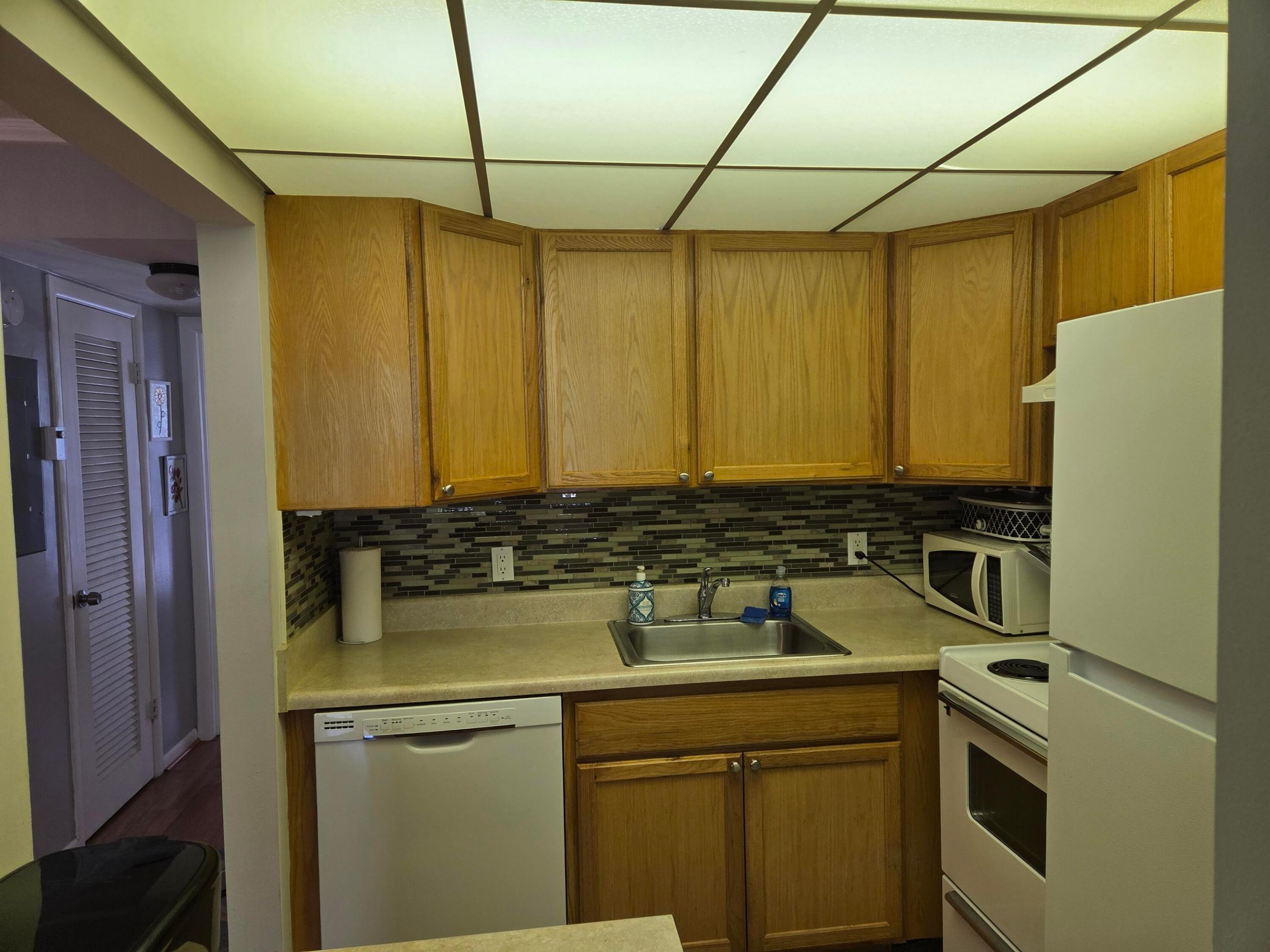NEWPORT I CONDO - Residential