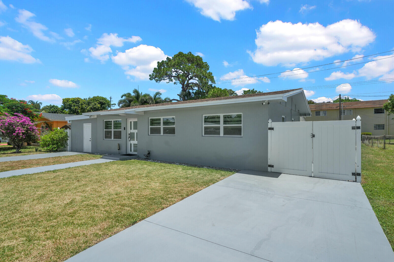 LAKE OSBORNE PARK - Residential