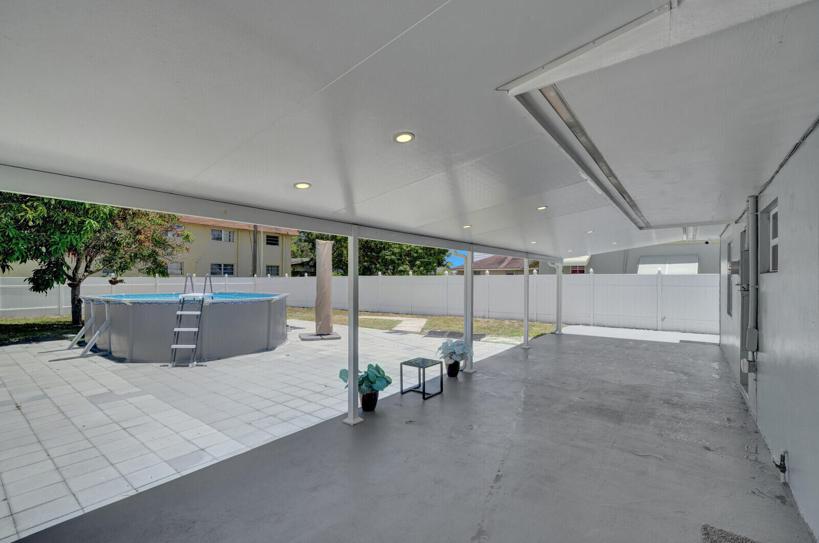 LAKE OSBORNE PARK - Residential