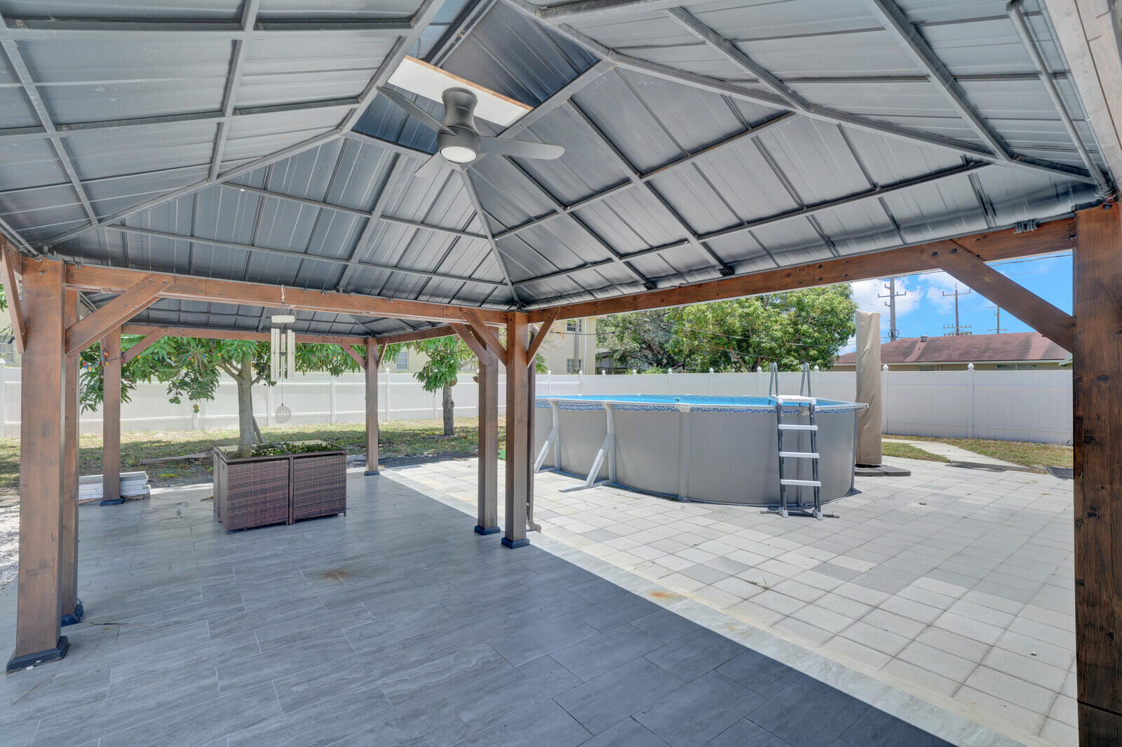 LAKE OSBORNE PARK - Residential