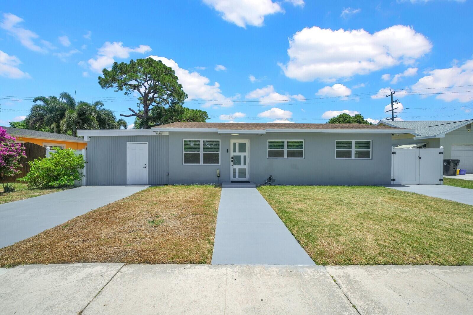 LAKE OSBORNE PARK - Residential