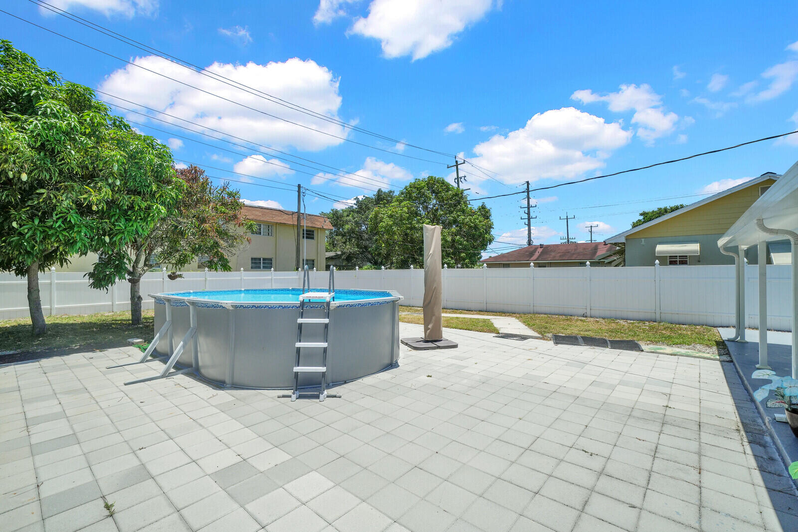 LAKE OSBORNE PARK - Residential