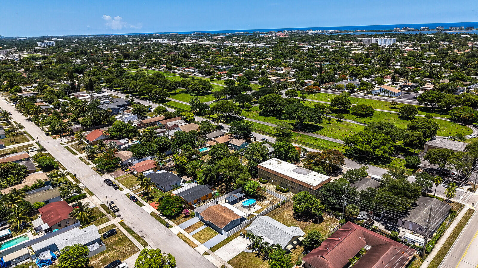 LAKE OSBORNE PARK - Residential