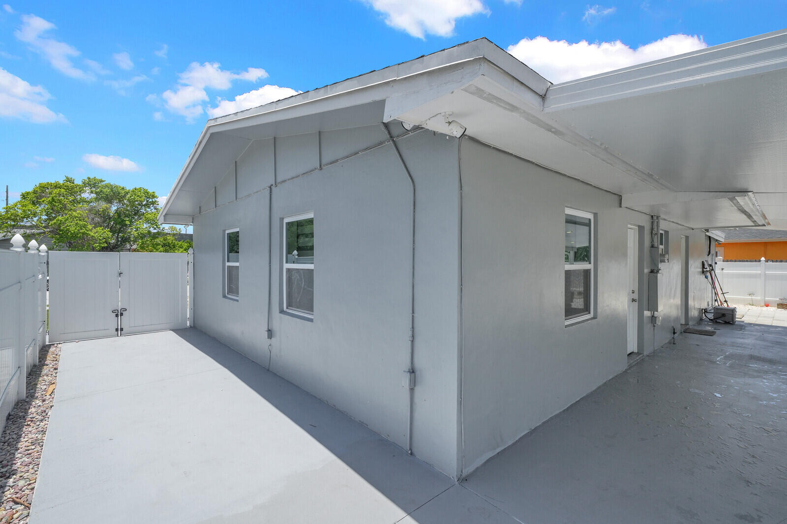 LAKE OSBORNE PARK - Residential