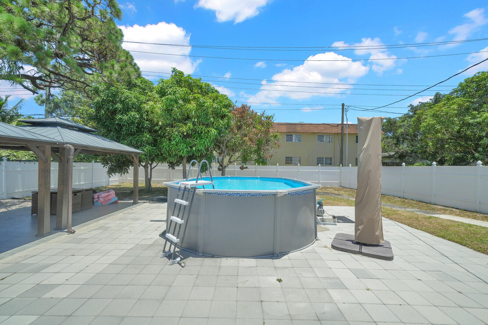 LAKE OSBORNE PARK - Residential