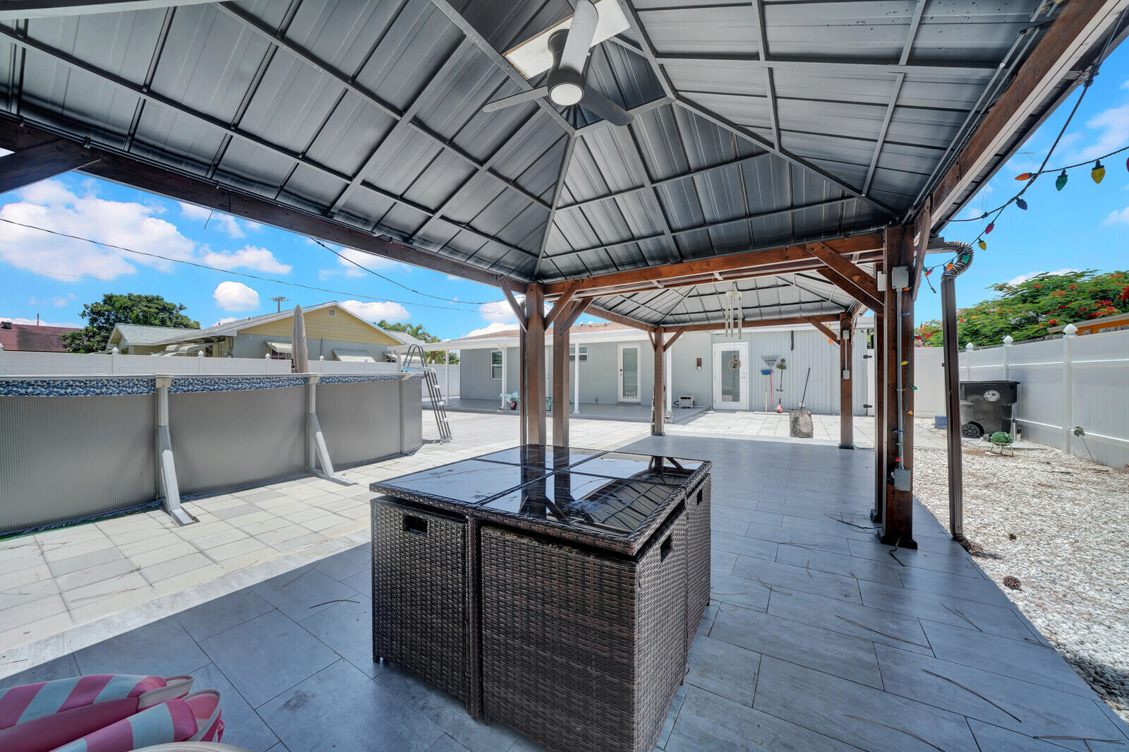 LAKE OSBORNE PARK - Residential