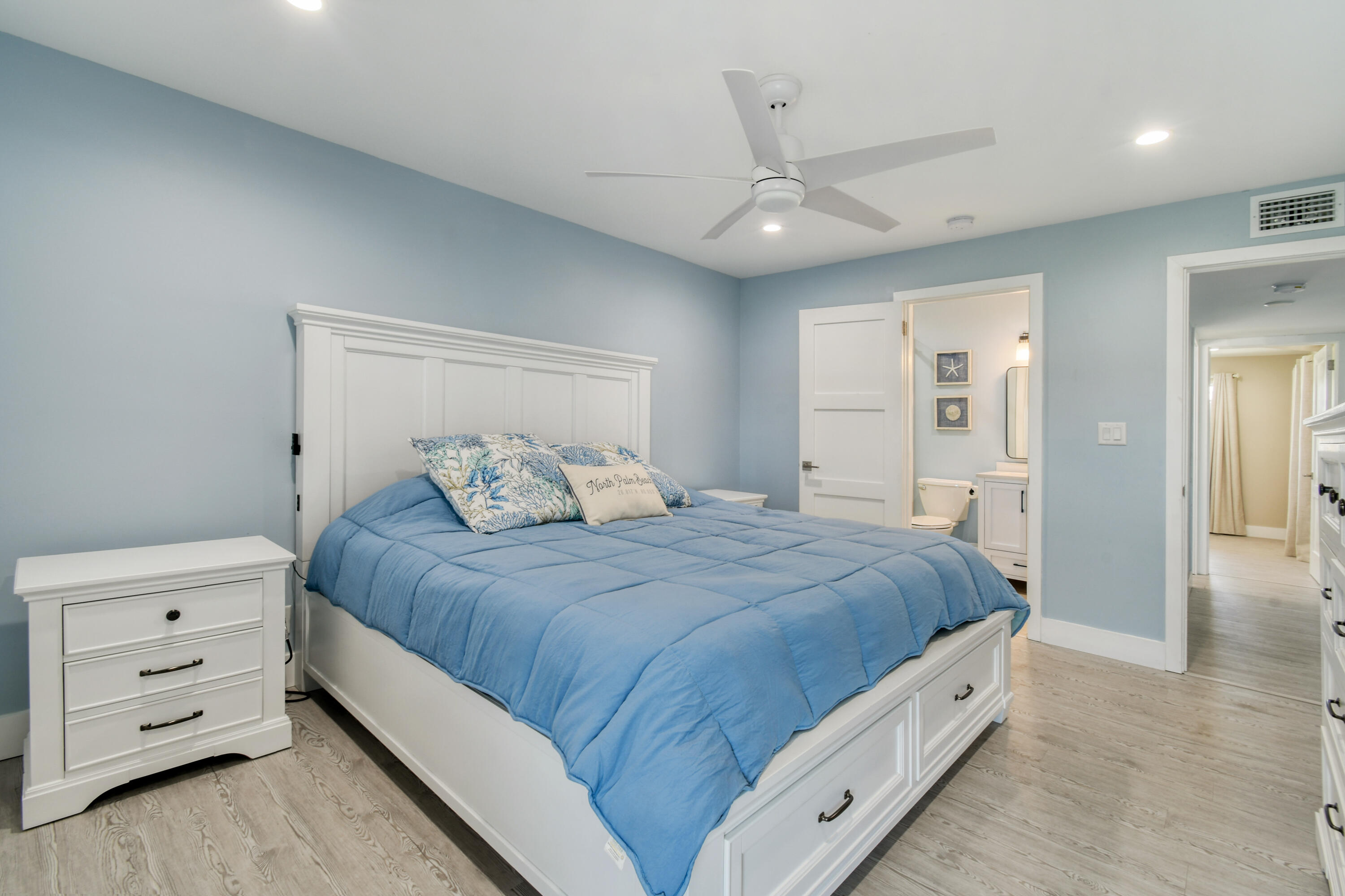 HAMPSHIRE ARMS COND APTS UNIT 211 - Residential