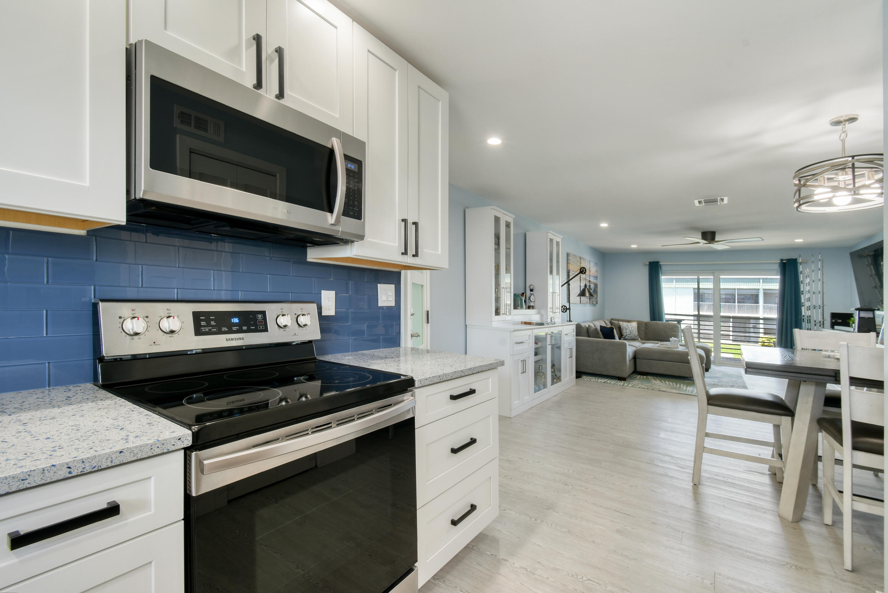 HAMPSHIRE ARMS COND APTS UNIT 211 - Residential