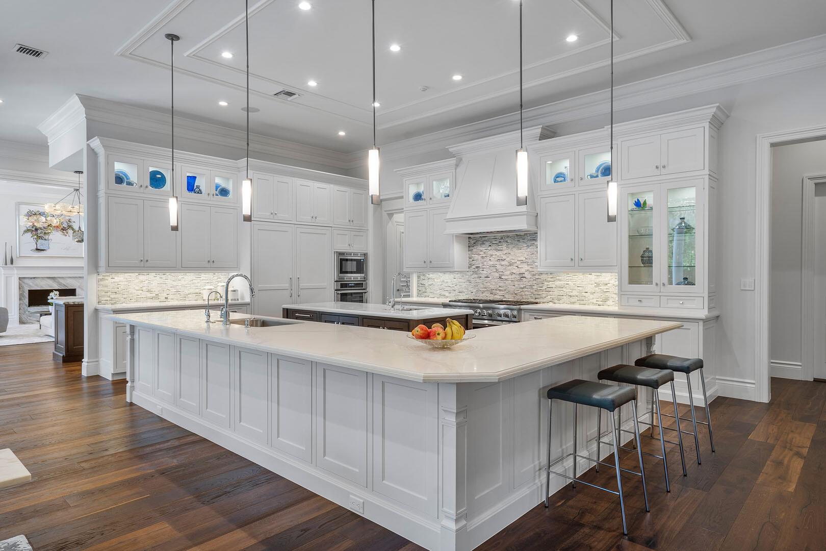 ROYAL PALM YACHT & COUNTRY CLUB - Residential
