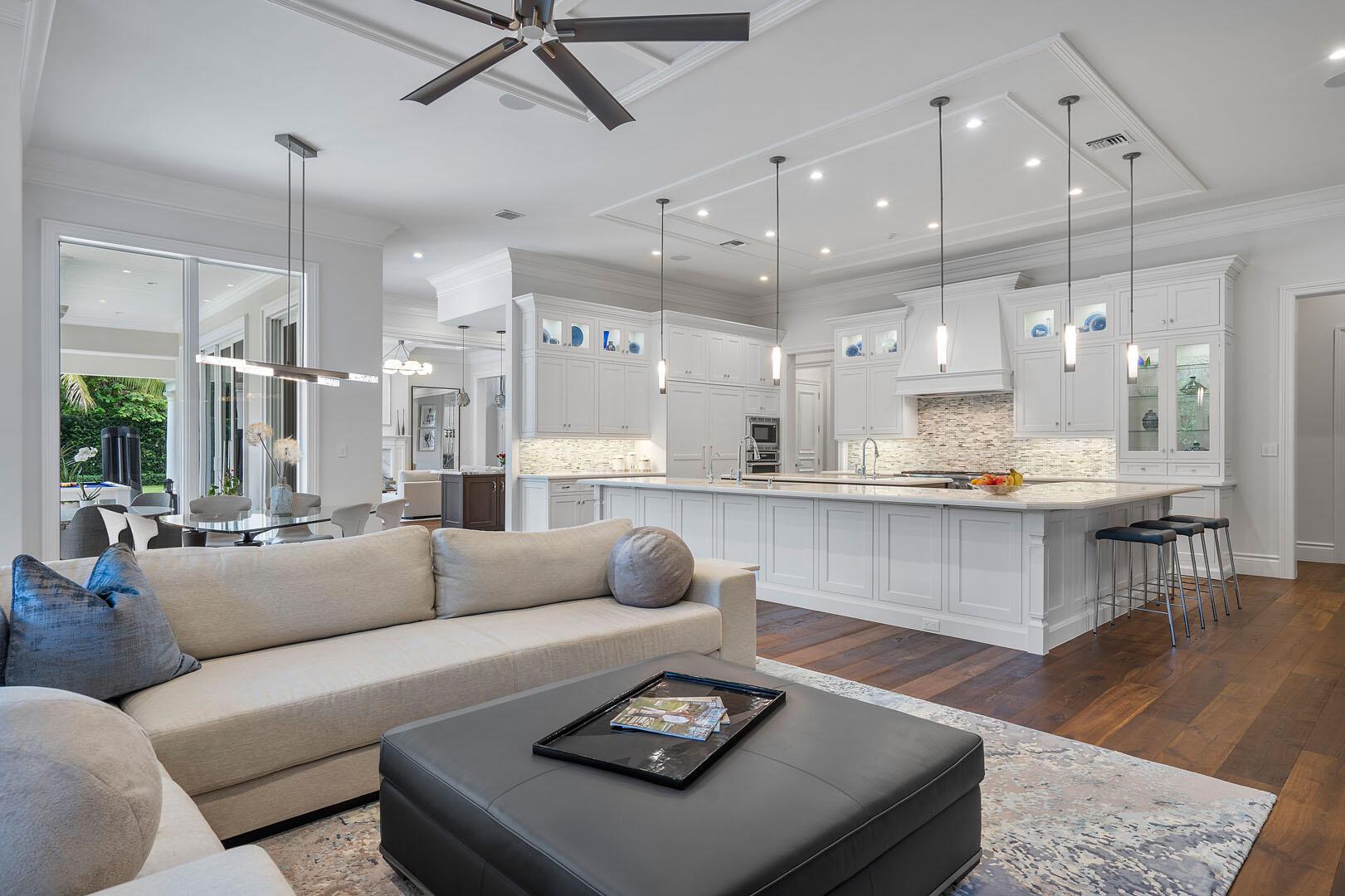 ROYAL PALM YACHT & COUNTRY CLUB - Residential