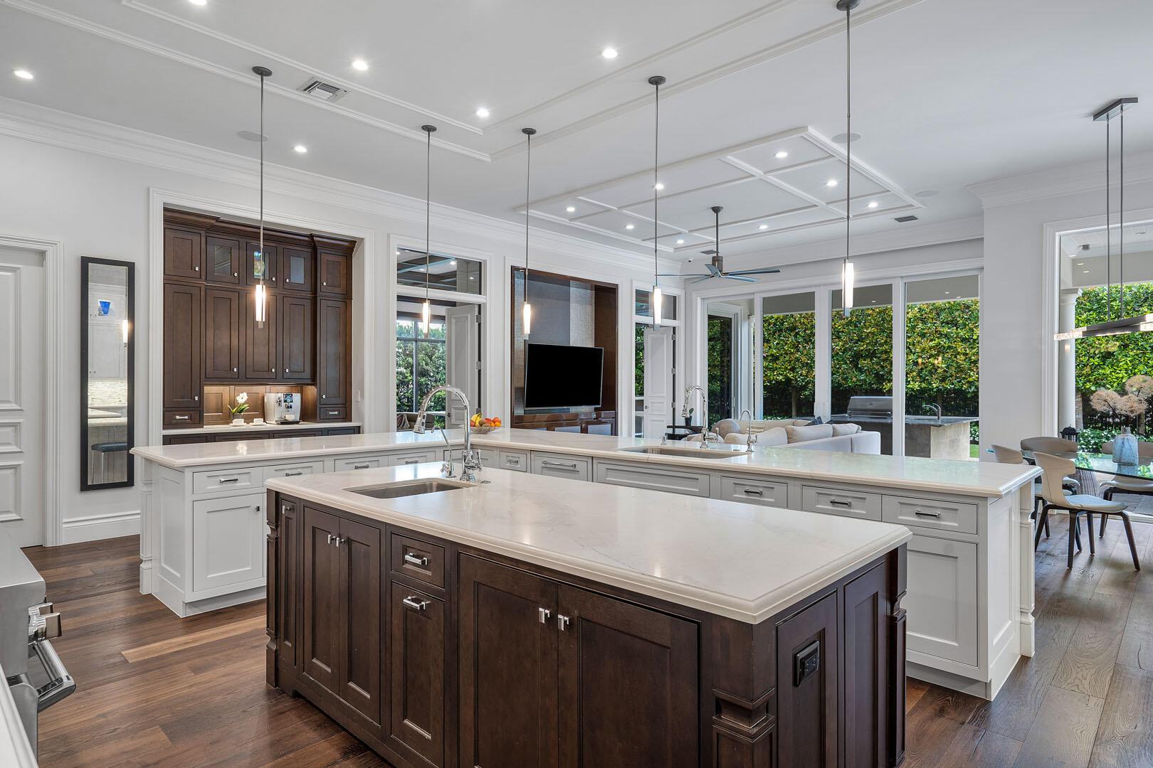 ROYAL PALM YACHT & COUNTRY CLUB - Residential