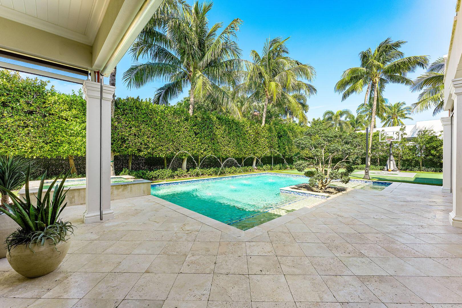 ROYAL PALM YACHT & COUNTRY CLUB - Residential