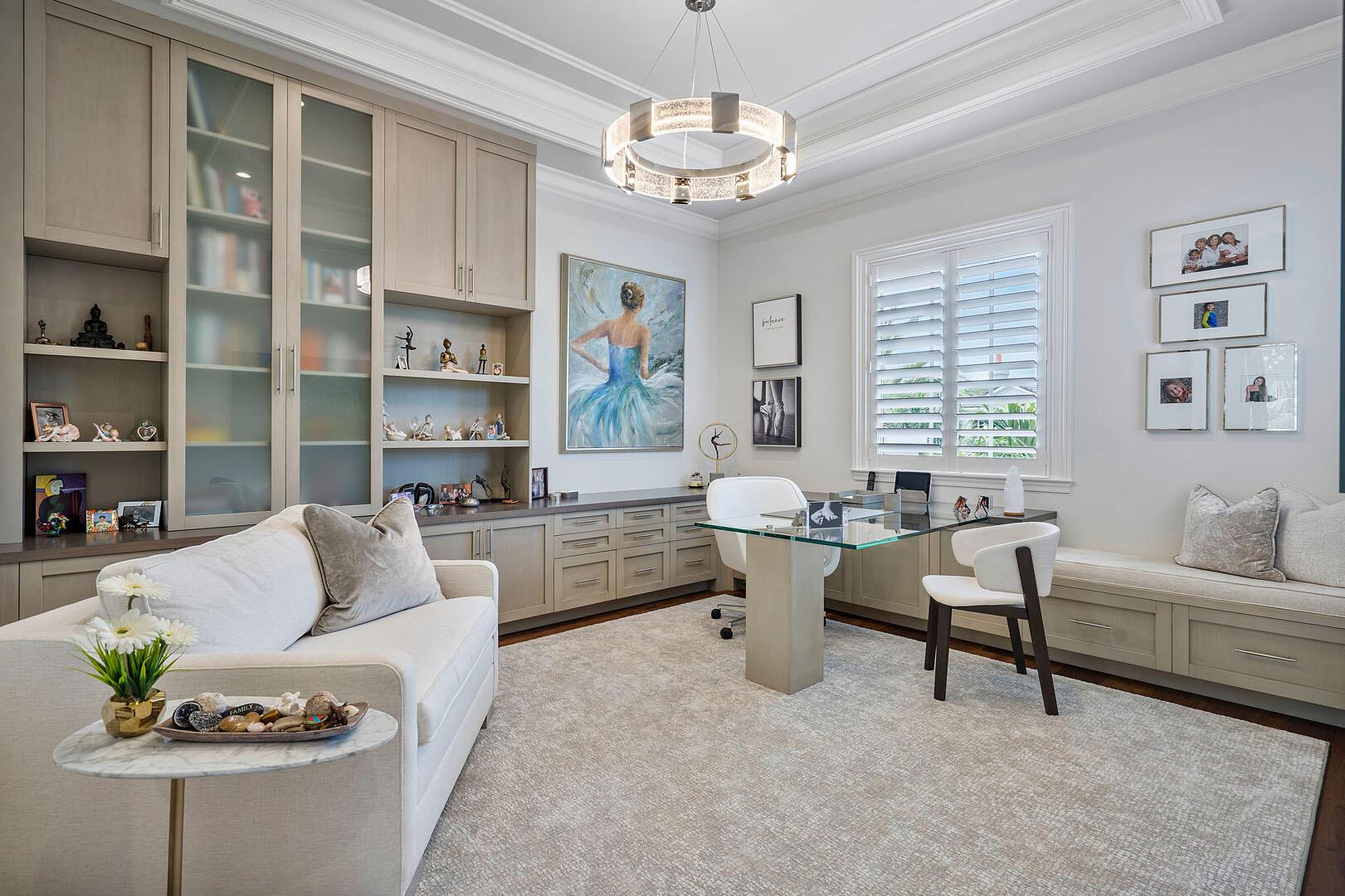 ROYAL PALM YACHT & COUNTRY CLUB - Residential