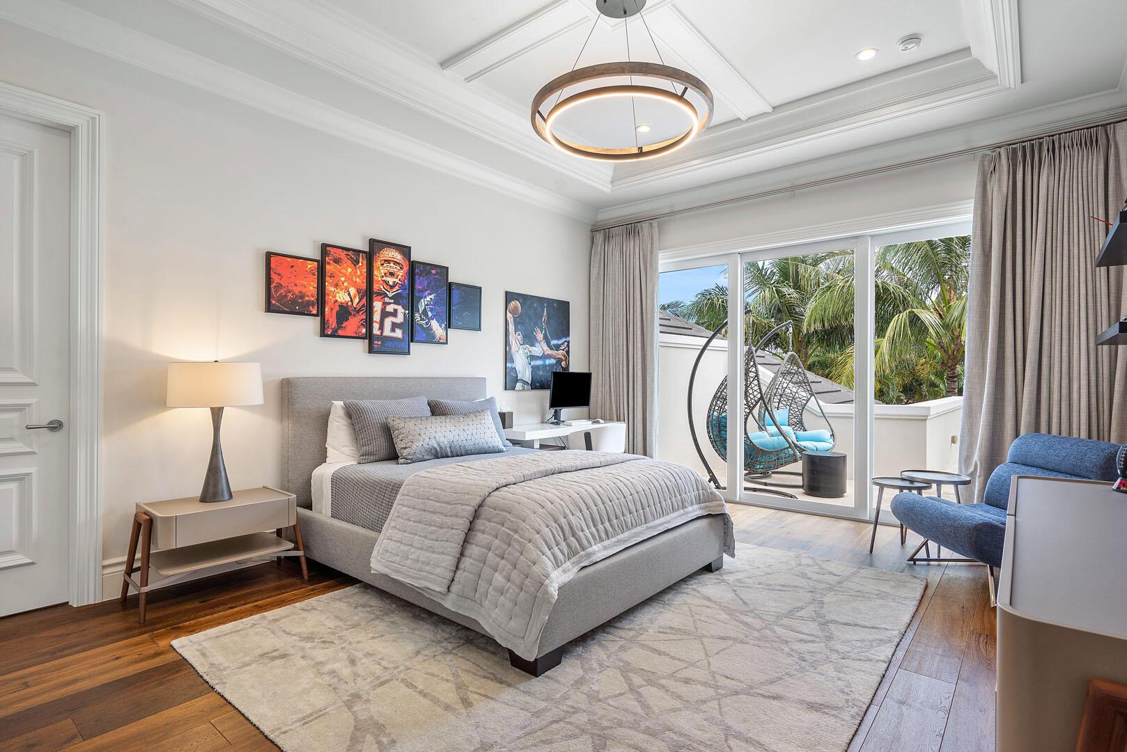 ROYAL PALM YACHT & COUNTRY CLUB - Residential