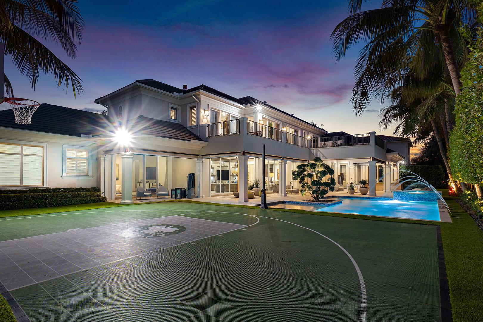 ROYAL PALM YACHT & COUNTRY CLUB - Residential