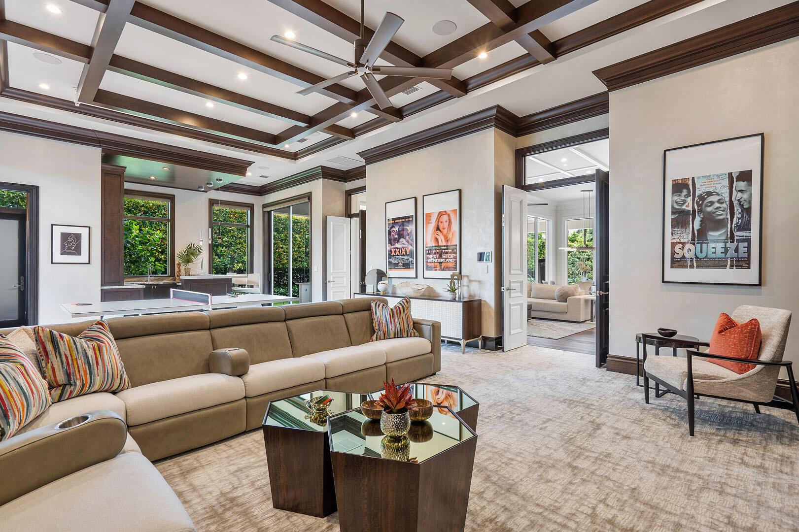 ROYAL PALM YACHT & COUNTRY CLUB - Residential