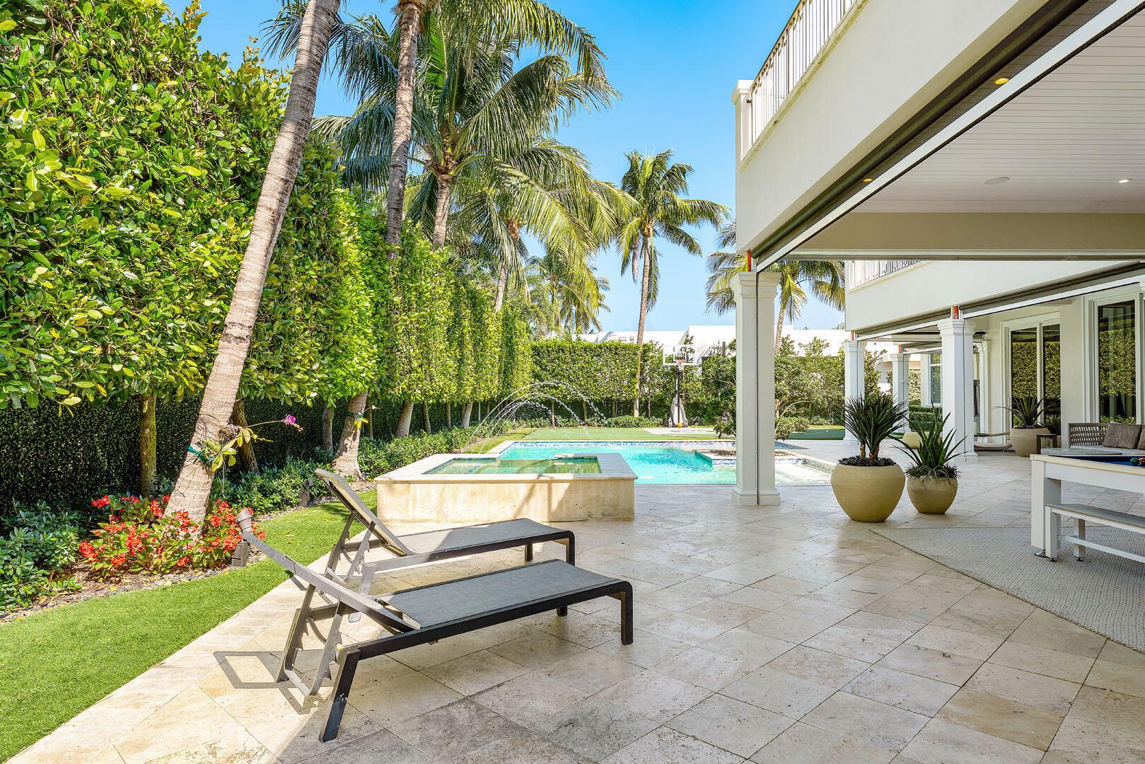 ROYAL PALM YACHT & COUNTRY CLUB - Residential