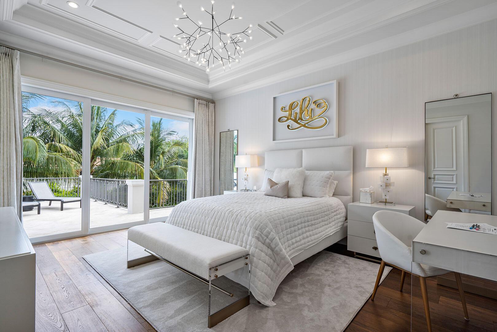 ROYAL PALM YACHT & COUNTRY CLUB - Residential