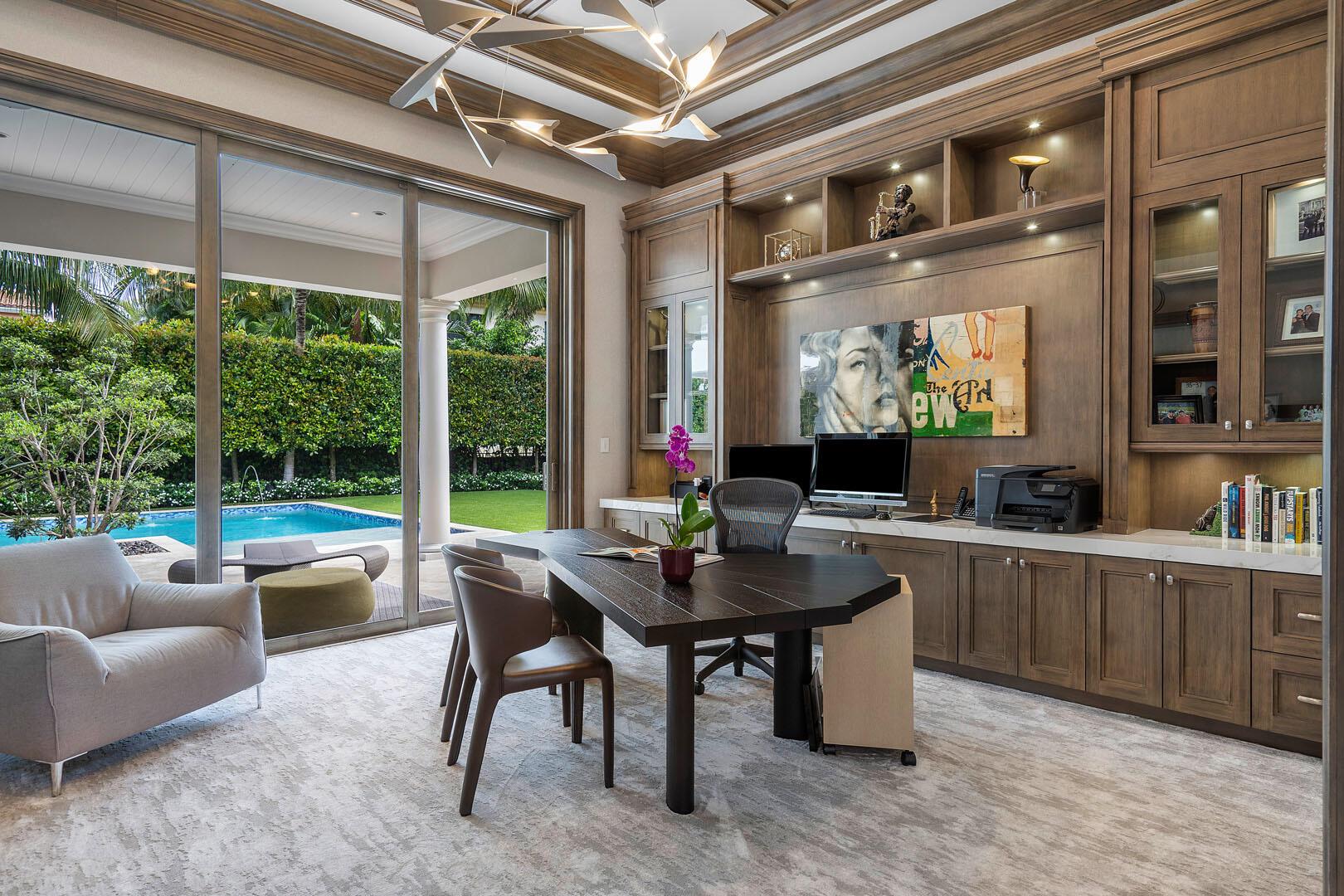 ROYAL PALM YACHT & COUNTRY CLUB - Residential